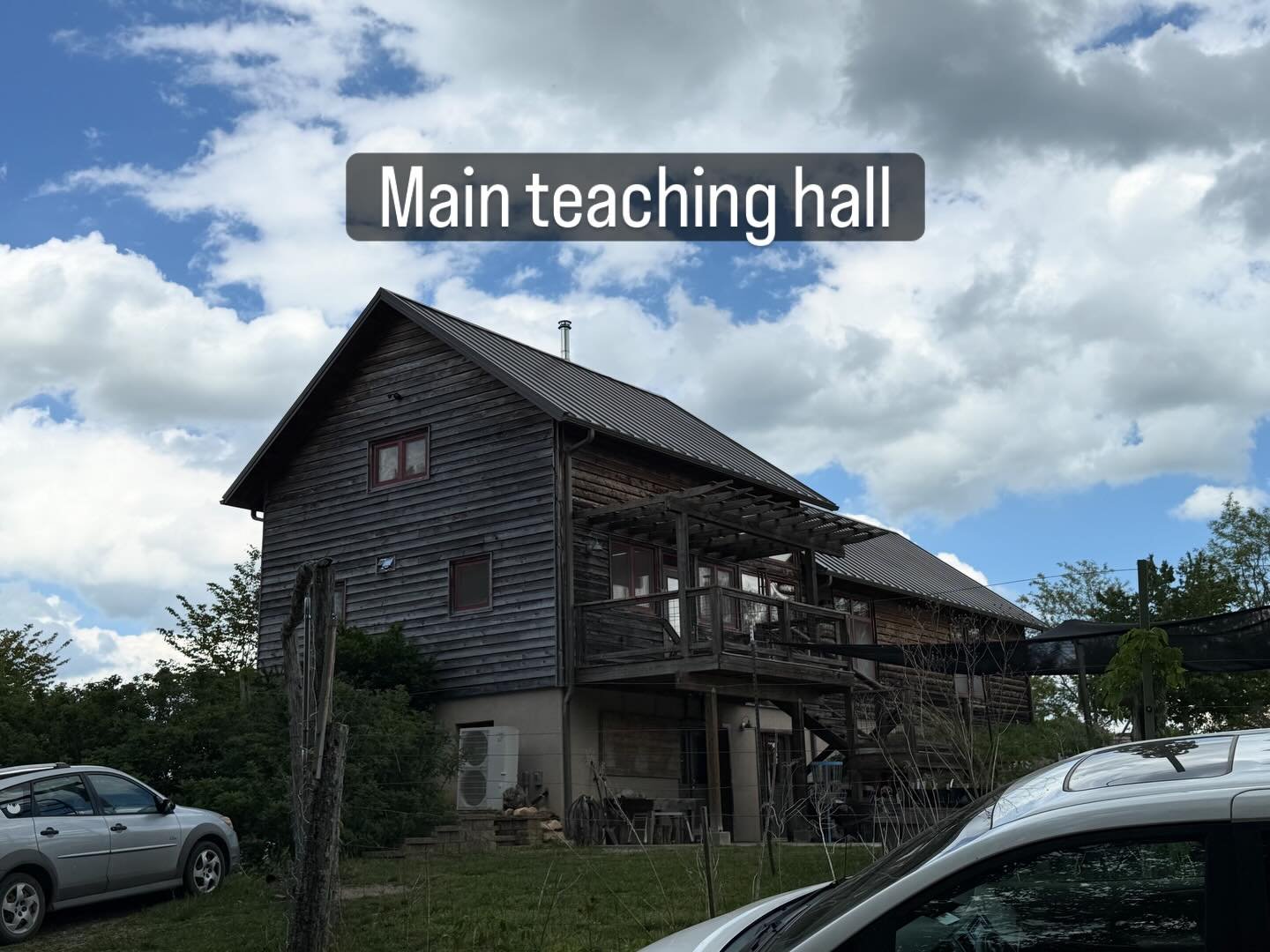 I went to Spikenard Farm Bee Sanctuary @spikenardhoneybees to attend the spring bee keeping workshop. We caught one swarm during one session and introduced that swarm plus a couple more previously caught in another session. They practice biodynamic b
