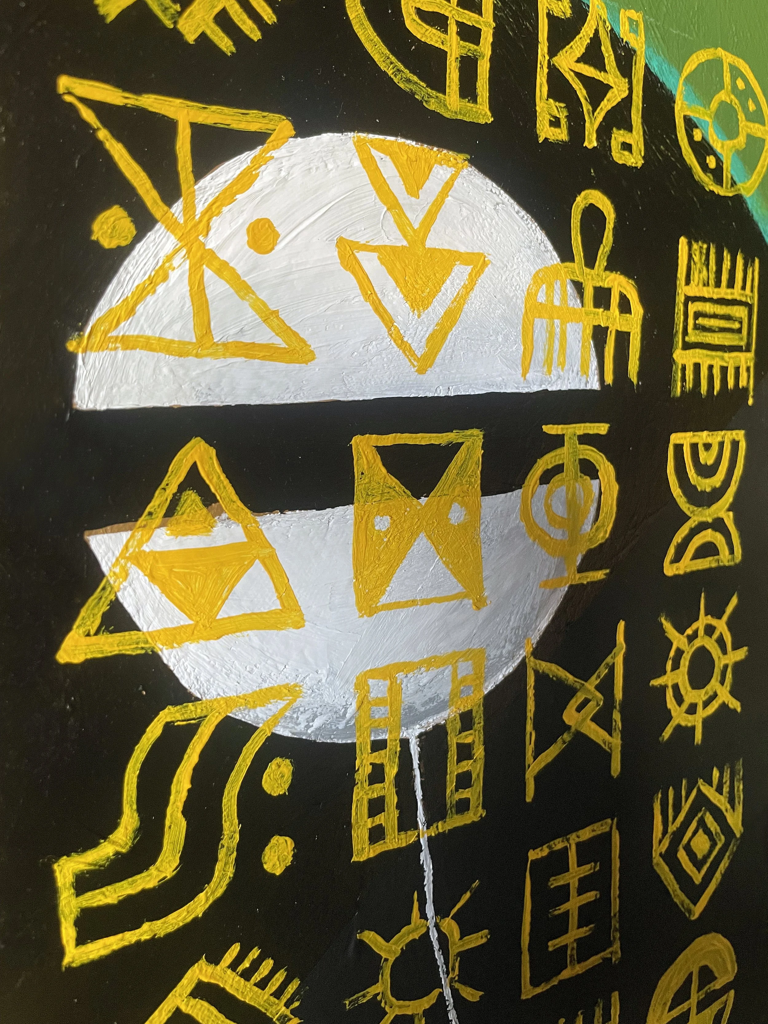 54 346 White Pill_pill detail.jpg