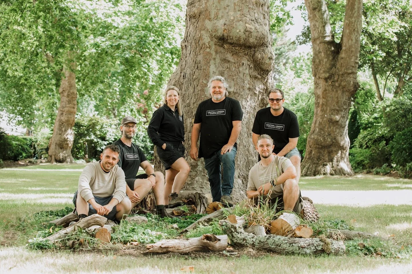 The Team&hellip;

&hellip;easily distracted by nature.

🌟 Special thanks to the amazing @yolandedevries.photography for a wonderful photoshoot and stunning photography