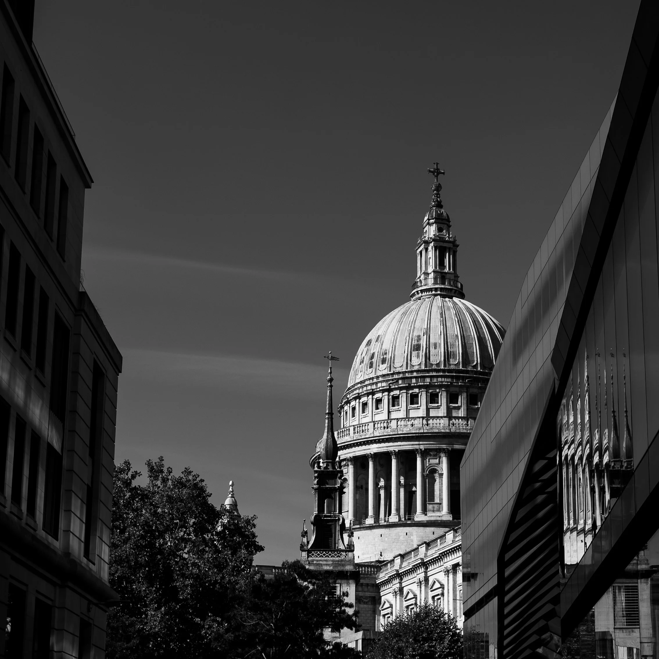 St Pauls from Watling Street.jpg