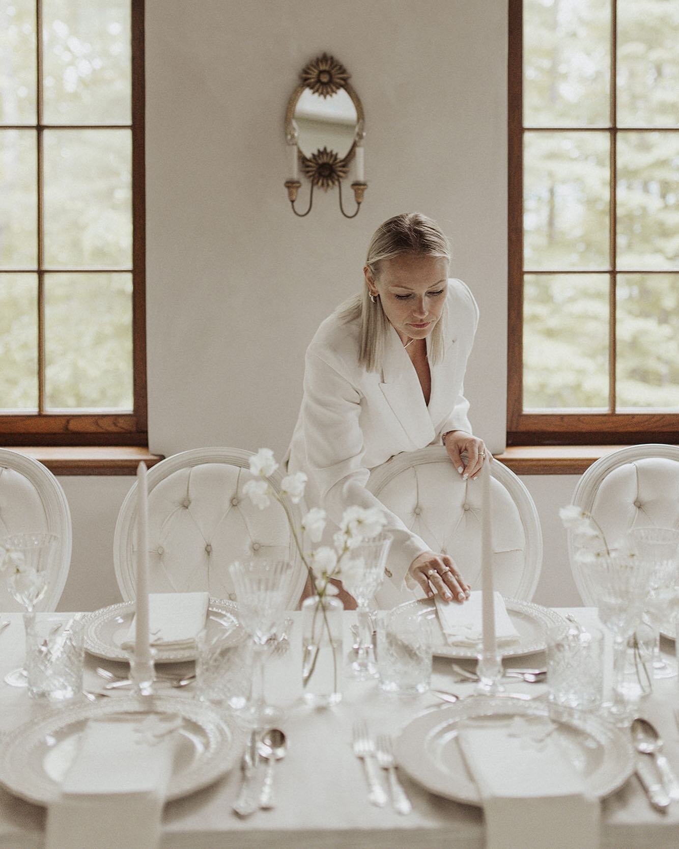 Day-of wedding planner, a must, and an investment !✨

Wedding season is just around the corner, and you still do not have a day-of wedding coordinator? Are you starting to feel overwhelmed with all the details and you have no idea how it will come to