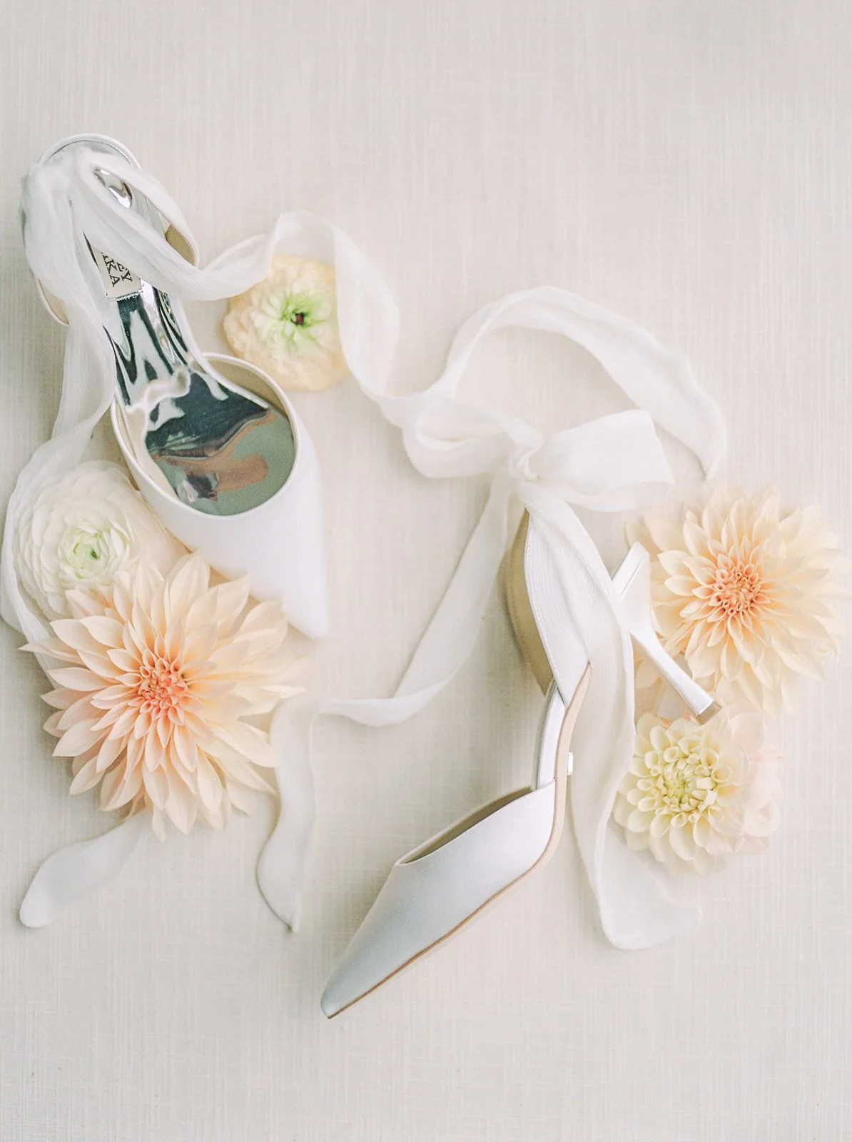 junophoto-manoir hovey-refined and colorful-fall wedding-013.jpg