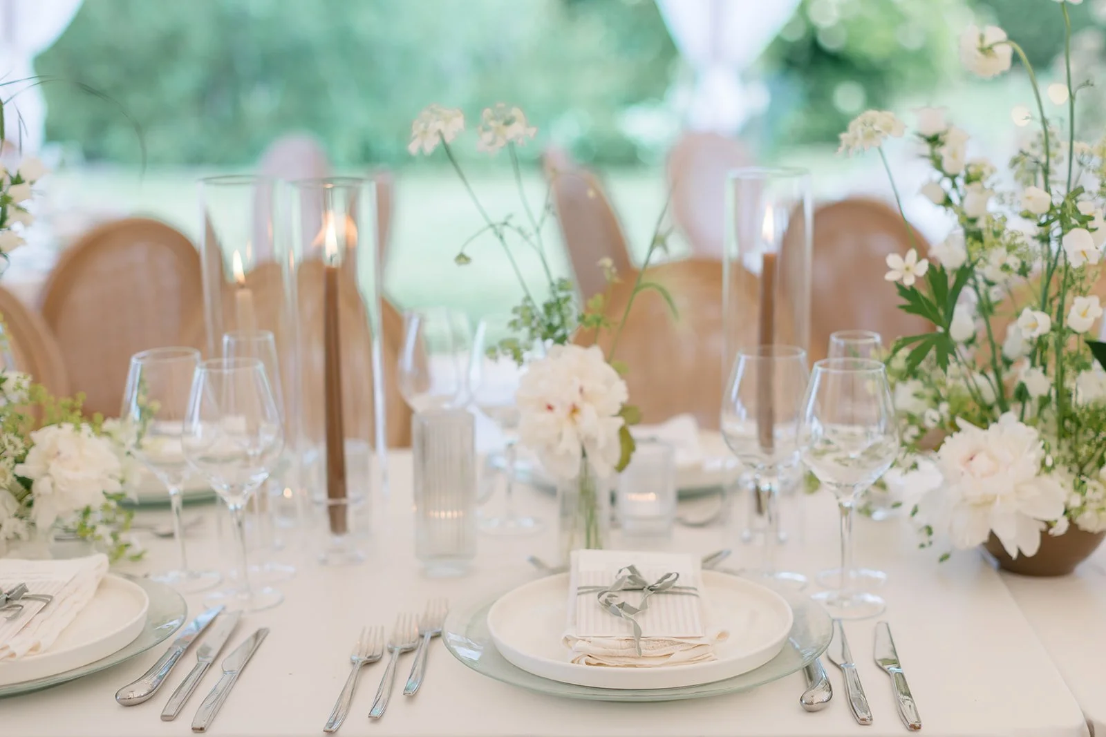 Une Vision Raffinée d’un Mariage sous Chapiteau