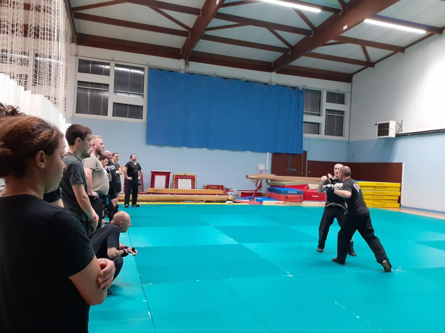 Cours adulte &agrave; Nerac !! Anthony aux commandes 👍👍

#kravmaga 
#seldefense
