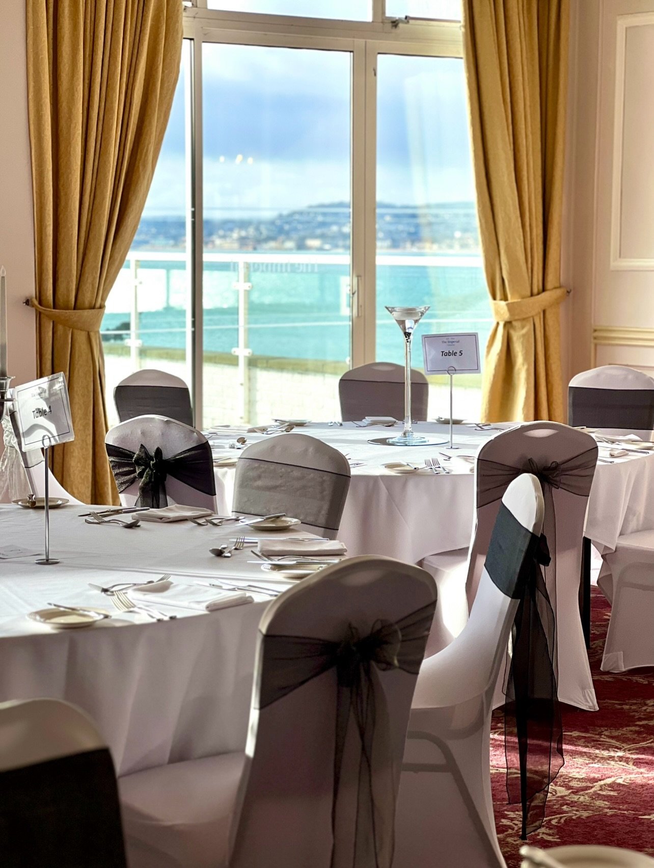 Stunning set up for Climbs Christmas Party 🖤🩶

How stunning is this view?! 🌊 @theimperialtorquay 

We hope you had the best evening ✨🪩