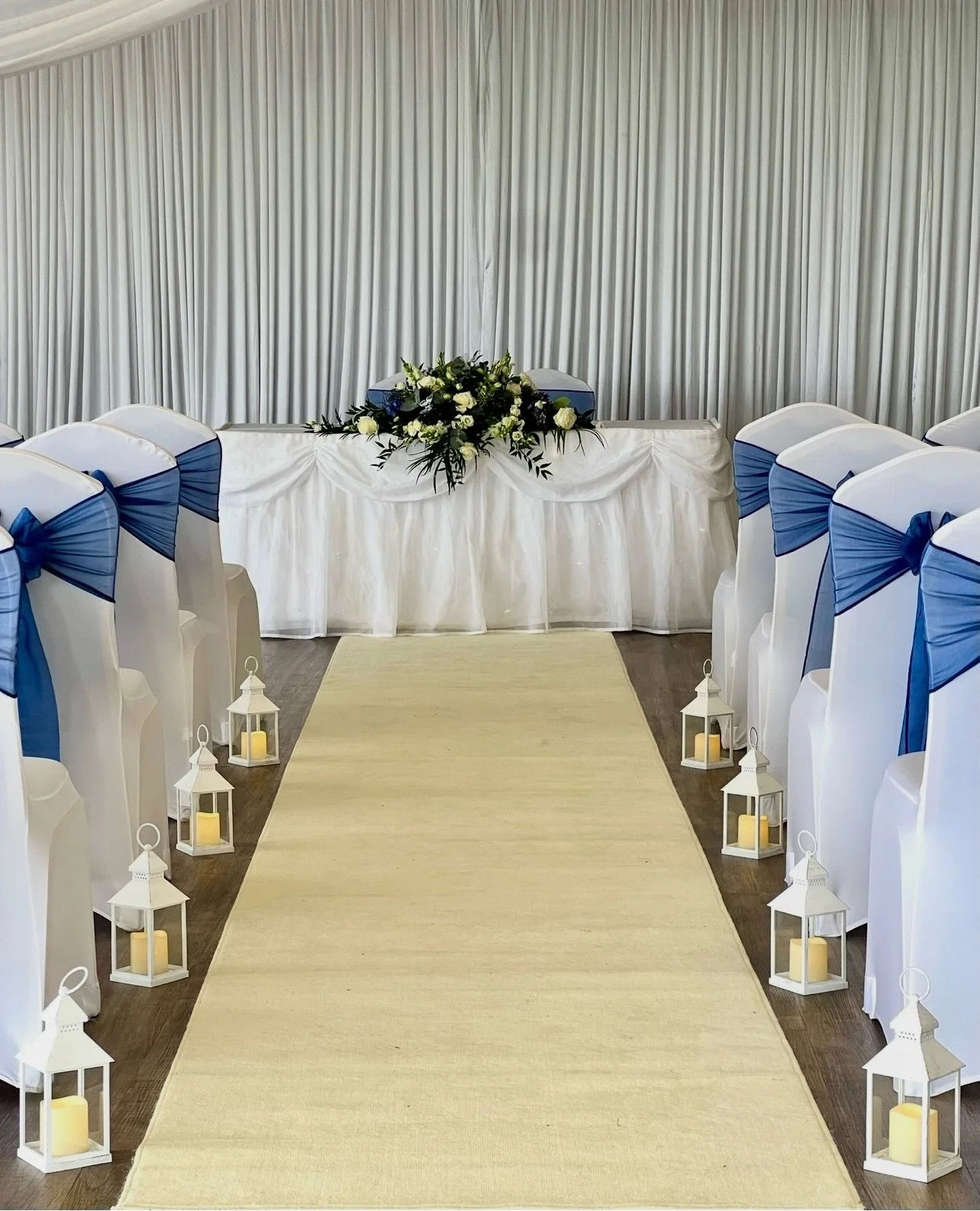 Yesterdays wedding 💙✨ 

Huge congratulations to Helen &amp; Tony 🥂

Florals by @vandaflowersweston