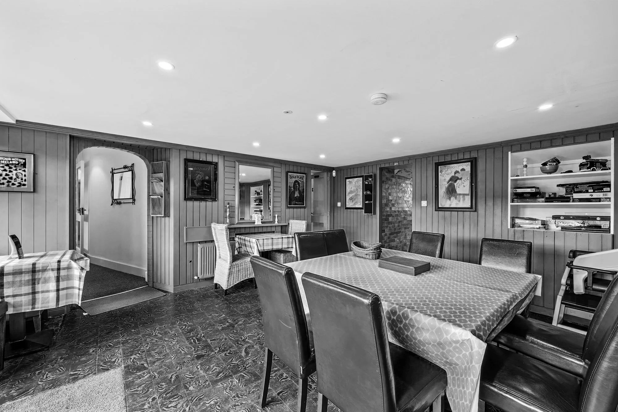 The Ballroom of Romance: The Story of The Lake House Kerry