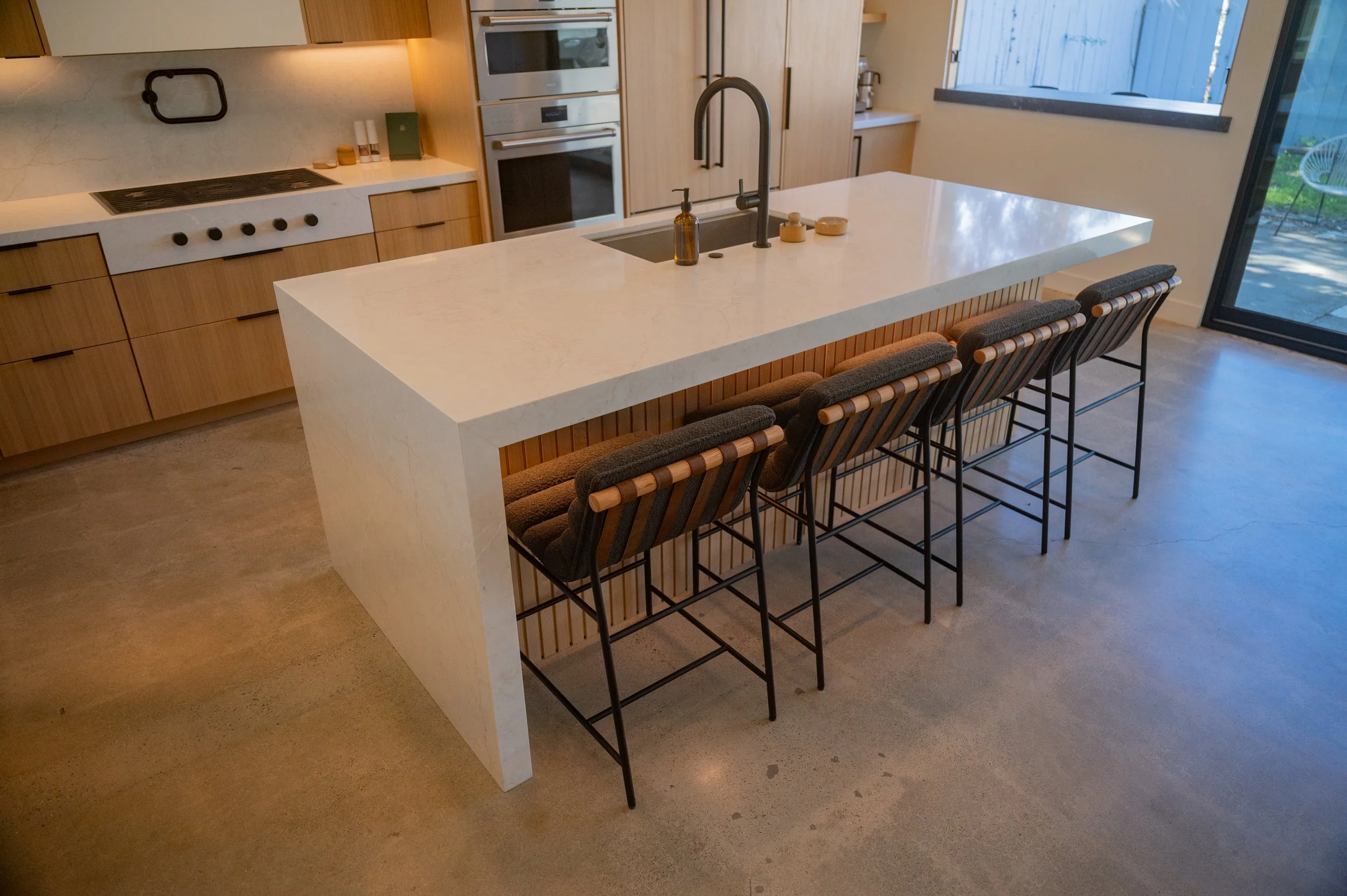 Seamless_Builders_Encinitas_Remodel_002_Still-06.jpg