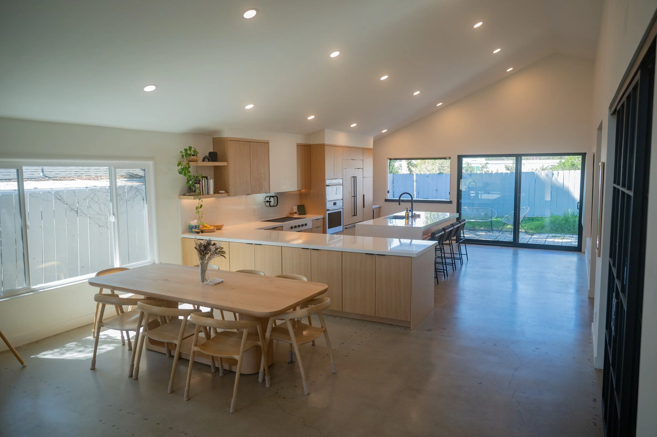 Seamless_Builders_Encinitas_Remodel_002_Still-01.jpg