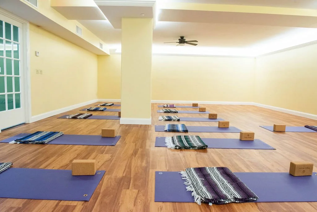 Warm Friday Flow & Deep Stretch