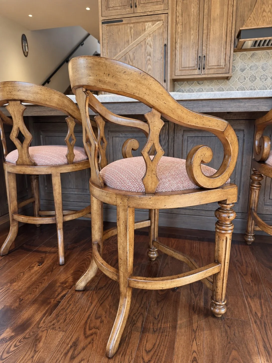 Counter Stool Side view .jpg