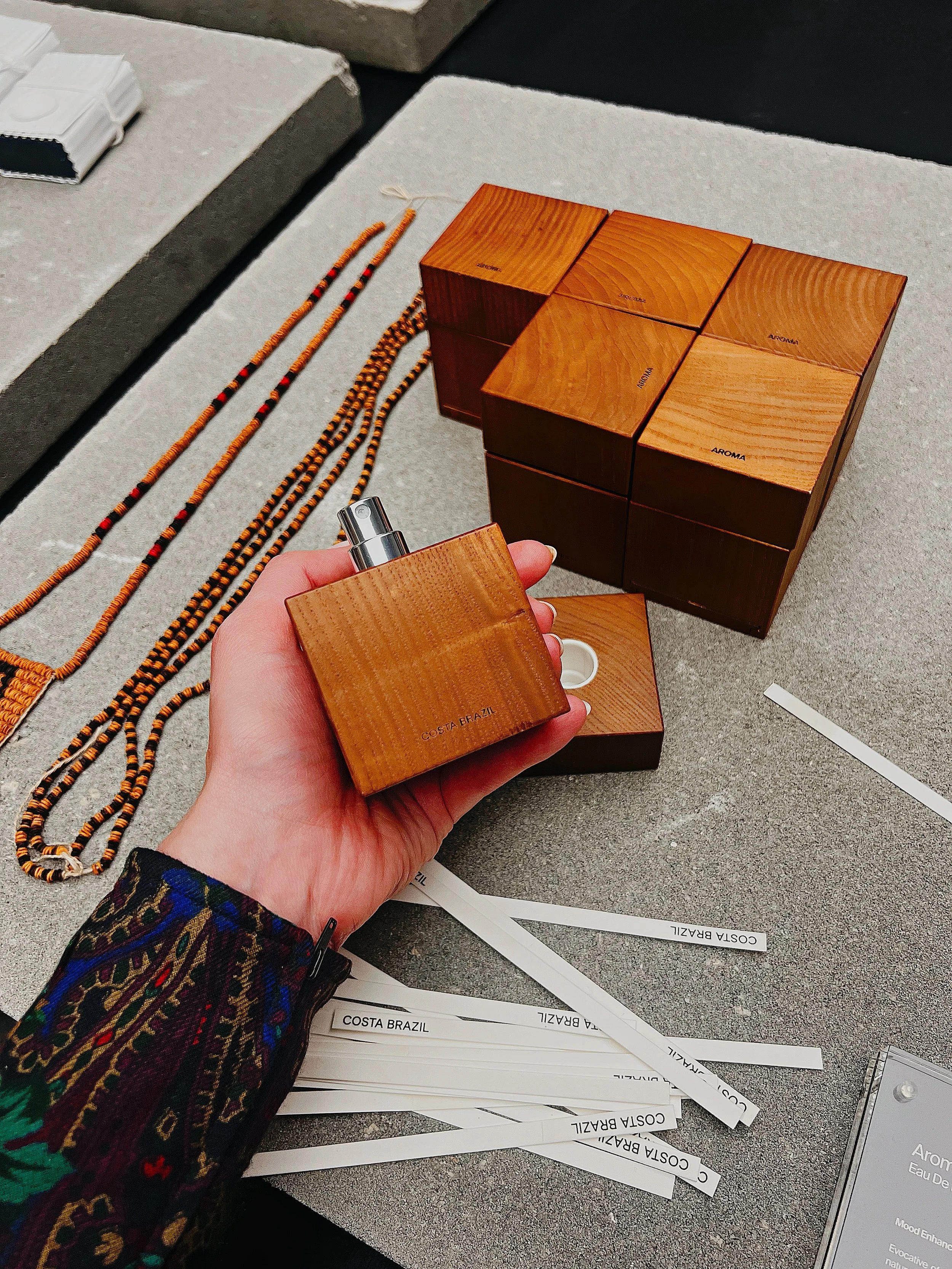 There are fragrances you wear, and there are fragrances that wear you. Aroma by @costabrazil is the second kind. 🌿
Walking through the @costabrazil pop-up at Hudson Yards reminded me why this scent has been one of my personal signatures. It&rsquo;s 