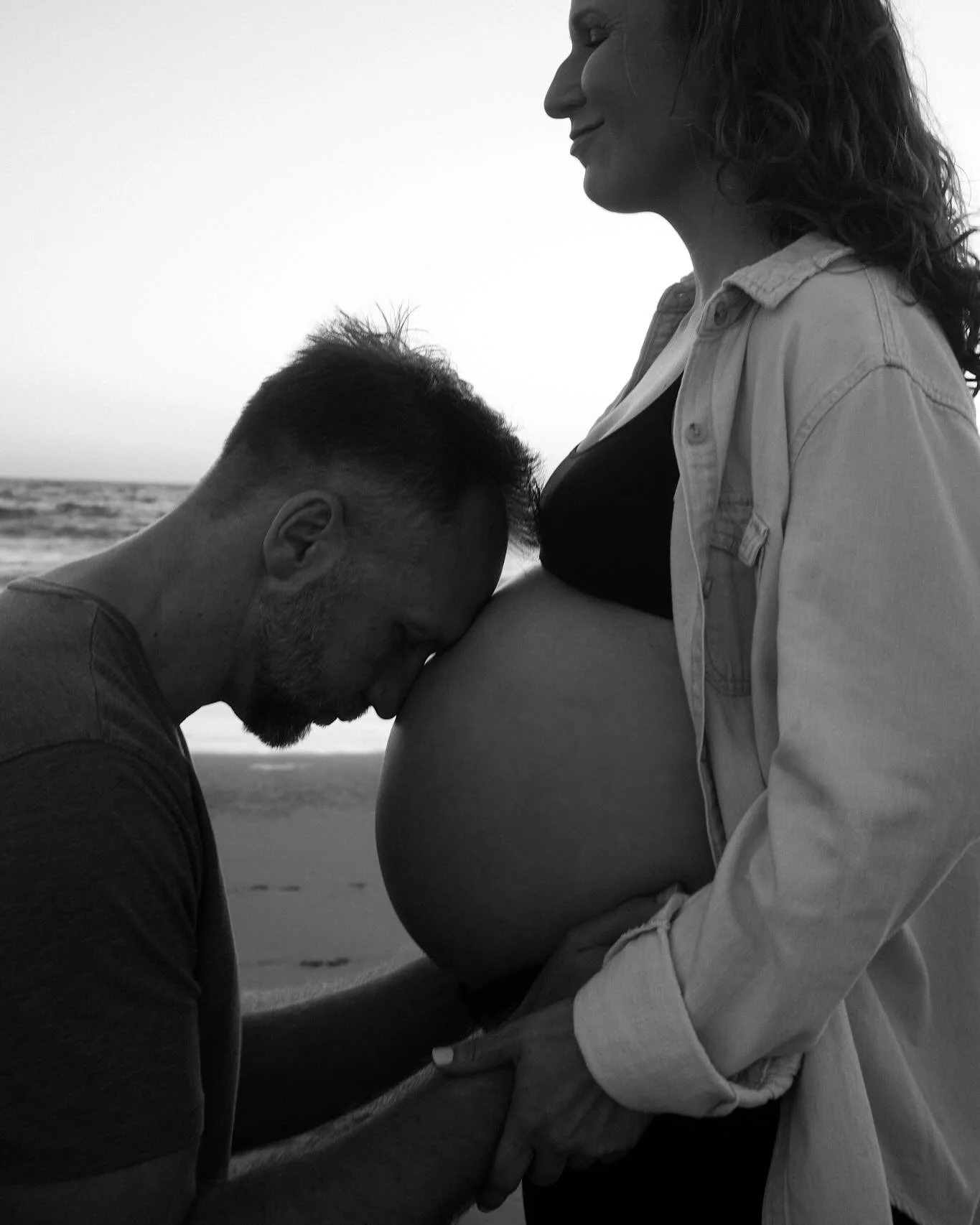 A few black &amp; white favorites from this maternity session 🖤🤍

#mirellemaiaphotography