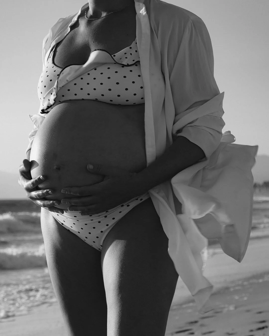 This golden September sunset and a last dip in the ocean before baby boy&rsquo;s arrival 🌊🌞🐚 #mirellemaiaphotography