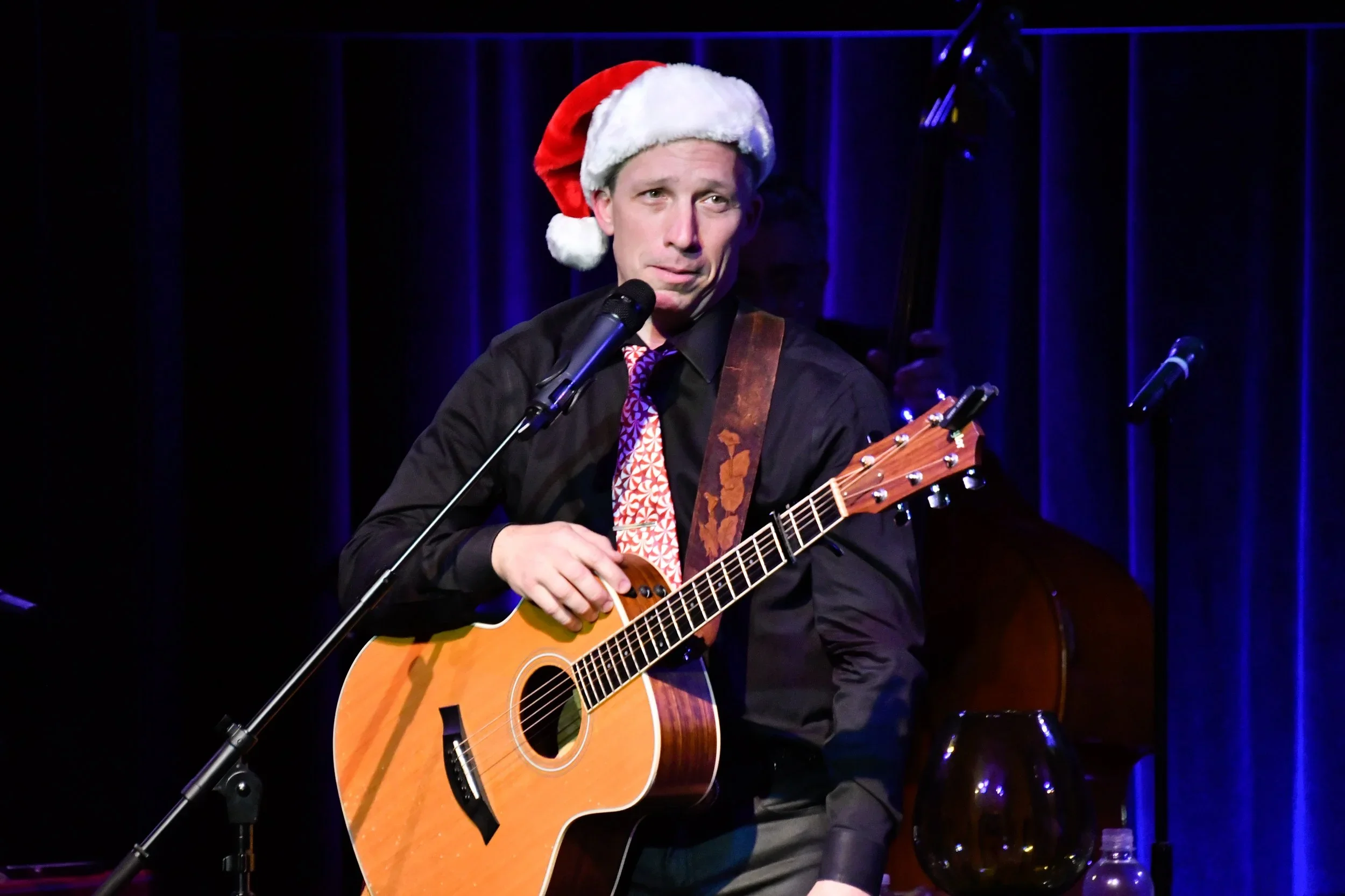 Tony+Starlight+Christmas+at+Alberta+Rose+2022_DSC3245.jpg.webp
