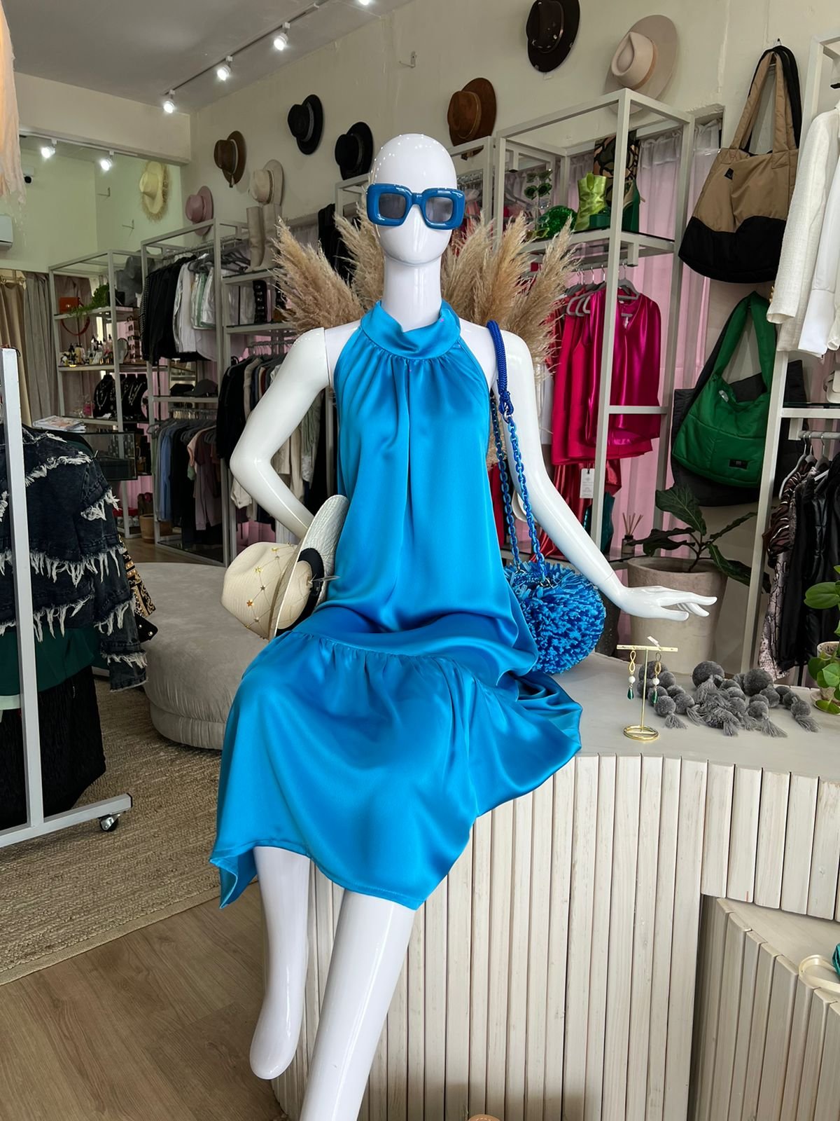 vestido halter azul.jpeg