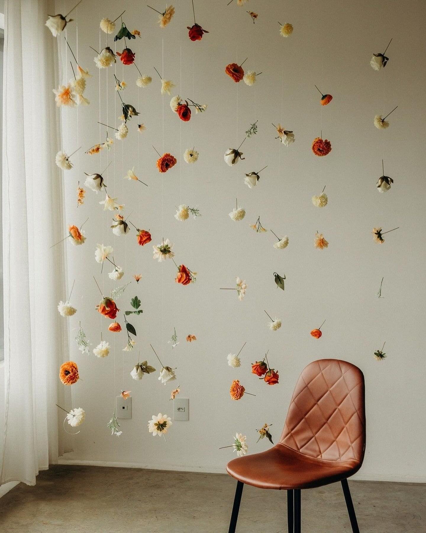 ☔️April showers bring May flowers🌼 

We&rsquo;re welcoming spring with our hanging floral display (photos just for inspo, but set will look similar)! We welcome photographers, content creators and anyone and everyone interested in enjoying this set 