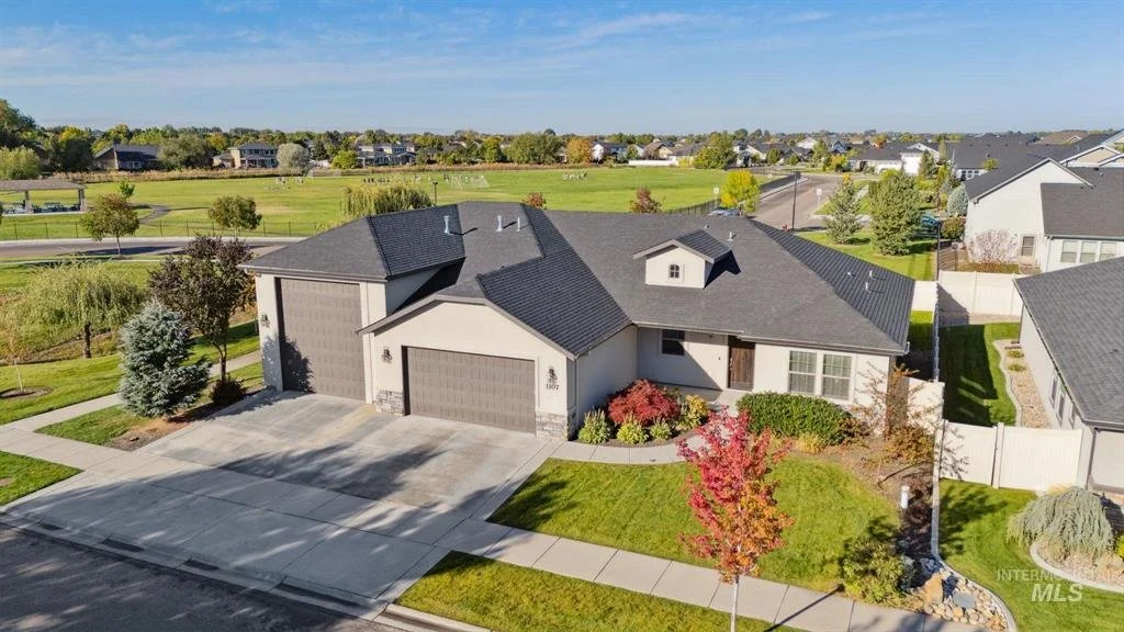 SOLD! A beautiful home in Eagle Idaho. BestIdahomes.com