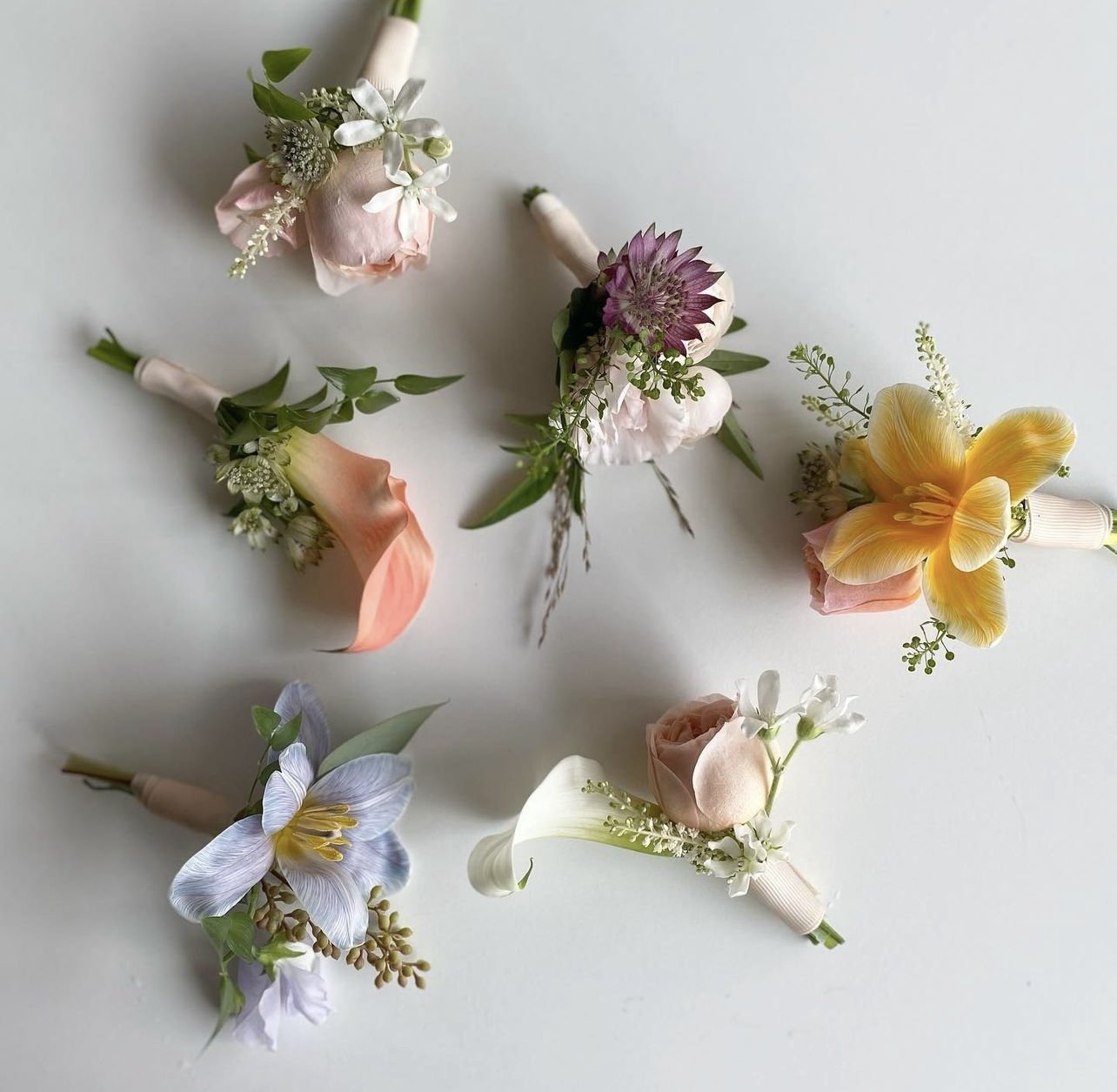 Elegant boutonnières, Groomsmen boutonnières Boston, Custom boutonnières for weddings