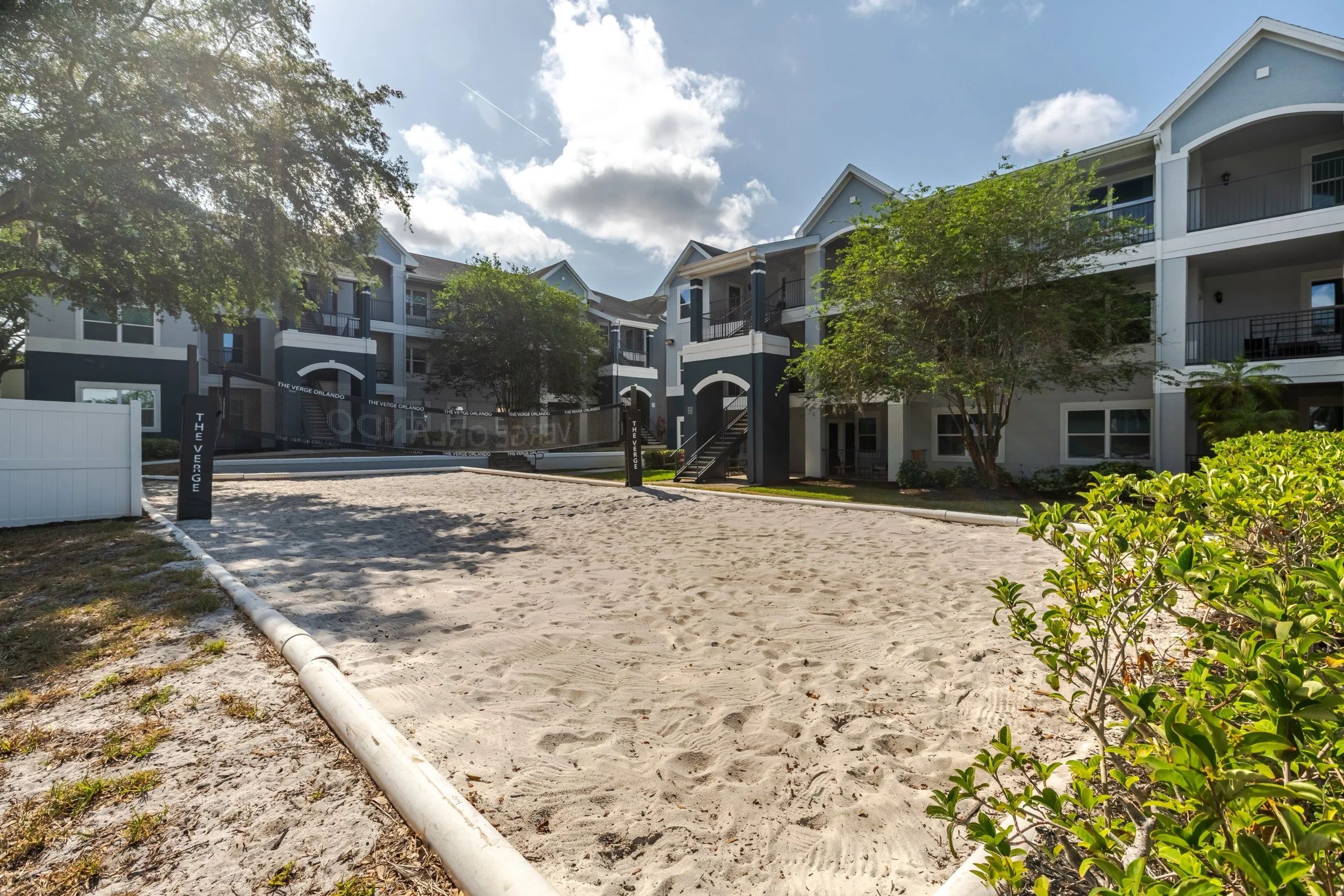Pool? Got it. Gym? 24/7. Basketball &amp; tennis? Obviously. Full court sand volleyball? 🏐 Oh yeah, we have that too.
Come home to The Verge. ☀️
#theverge #orlandoapartments #ucfstudent #studentliving