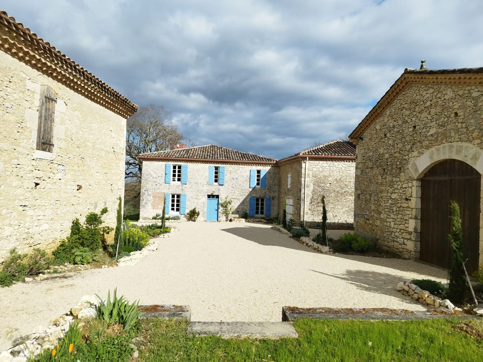 gascogne-medieval-estate-74.jpg
