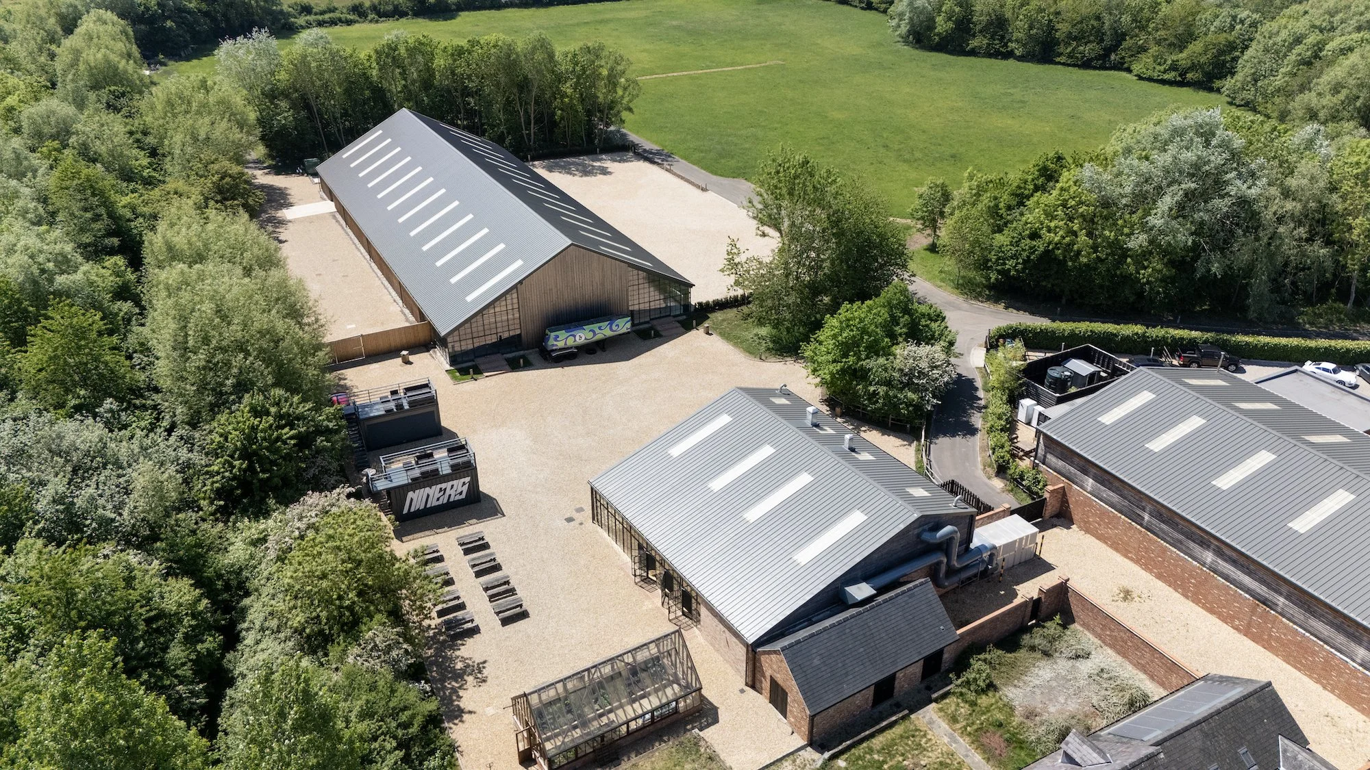 stylish-warehouse-oxfordshire-43.jpg