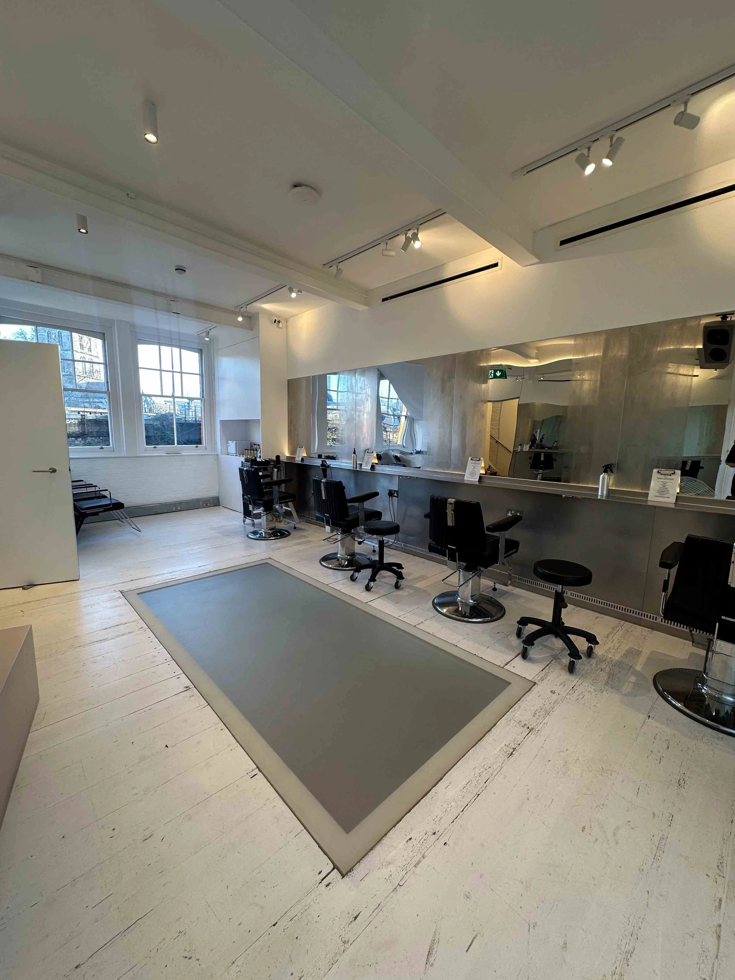 contemporary-salon-london-57.jpg