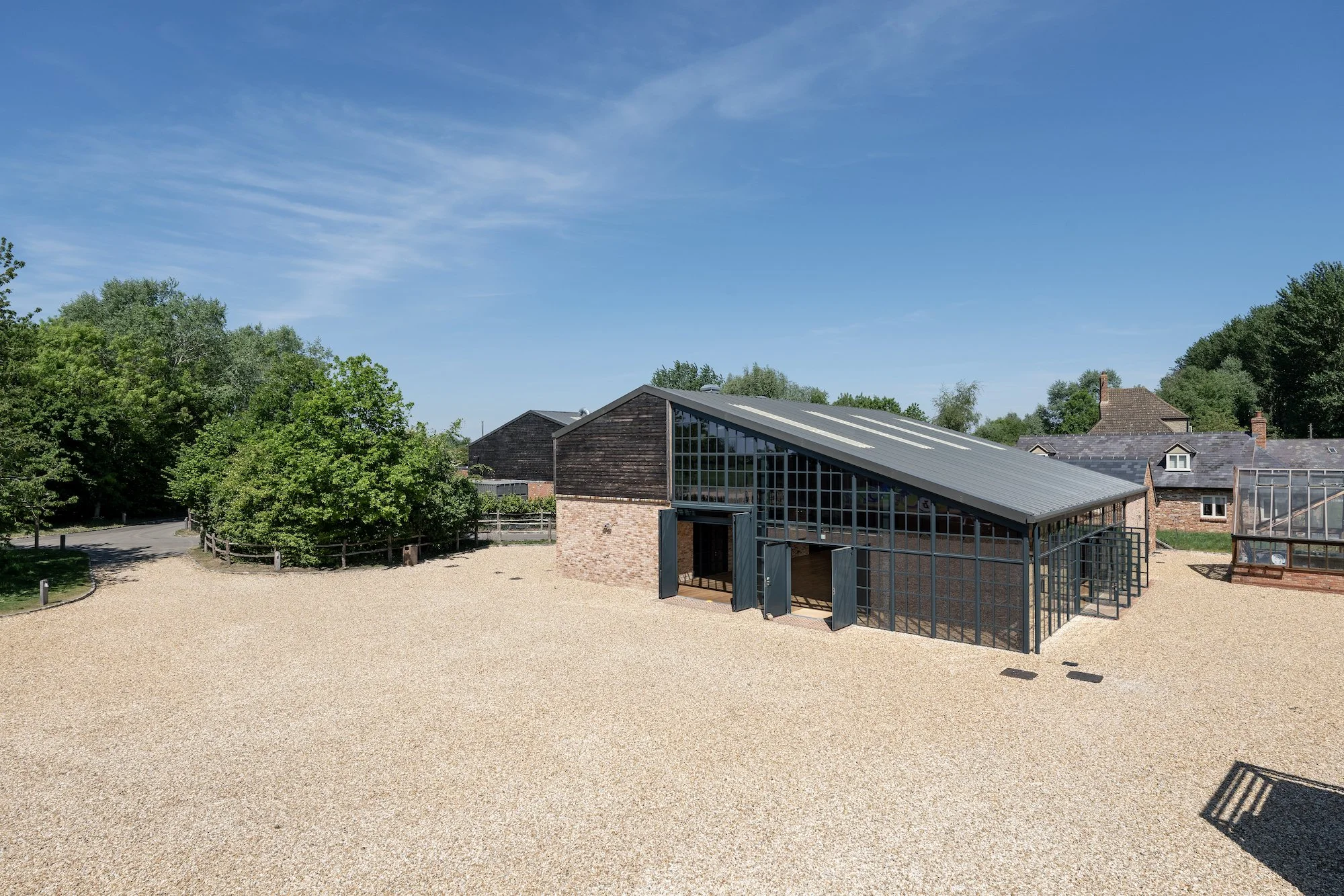 stylish-warehouse-oxfordshire-7.jpg