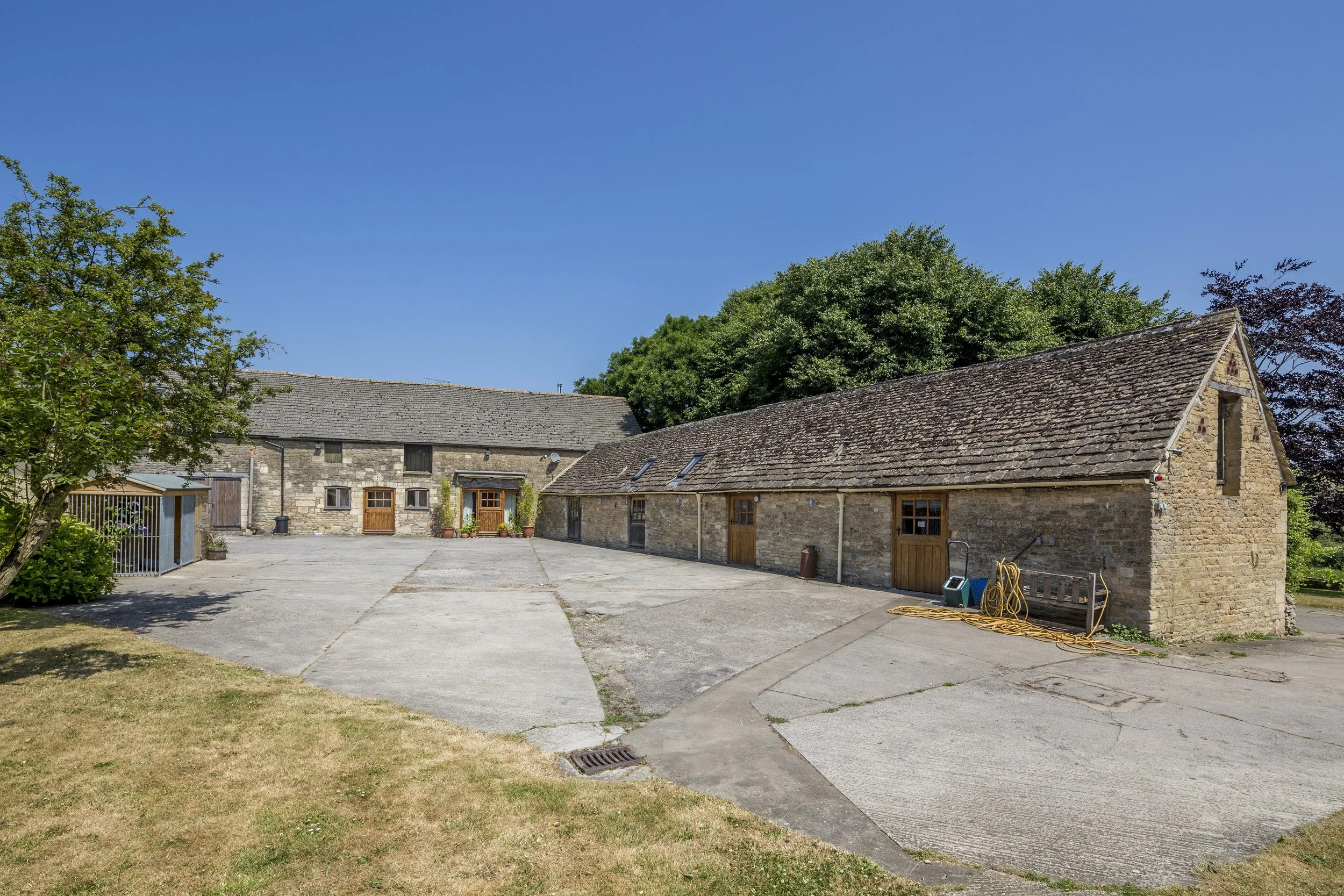 Garsdon_Manor_Wiltshire_93.jpg