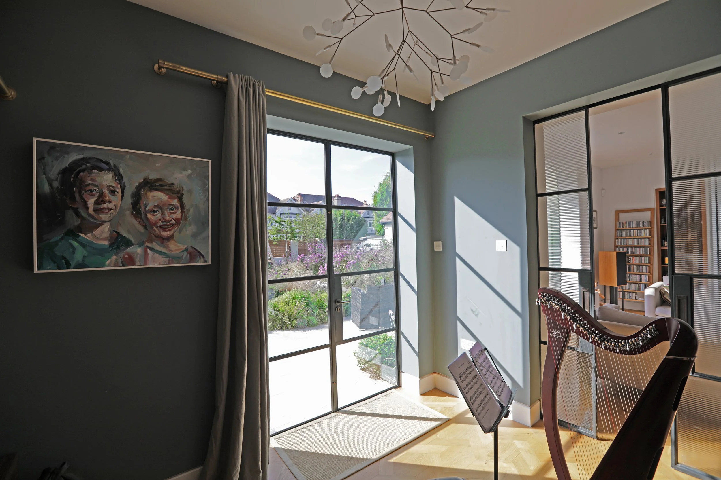 Streatham_Hill_London_50_Library.jpg