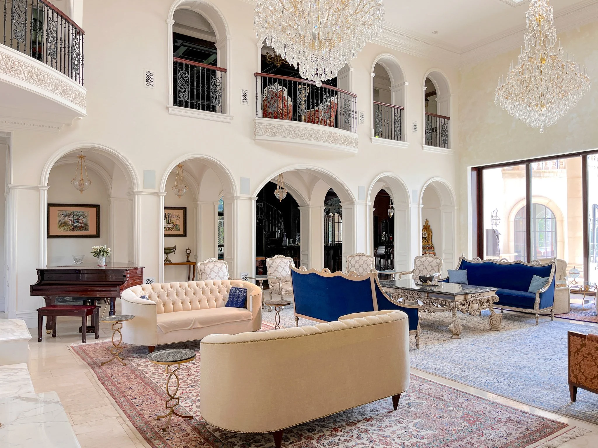 Chandelier Manor4.jpg