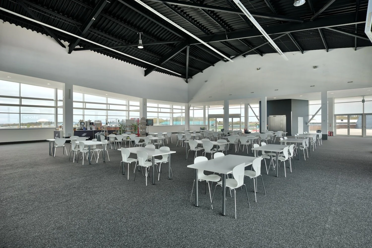 Silverstone_Circuit_198.jpg
