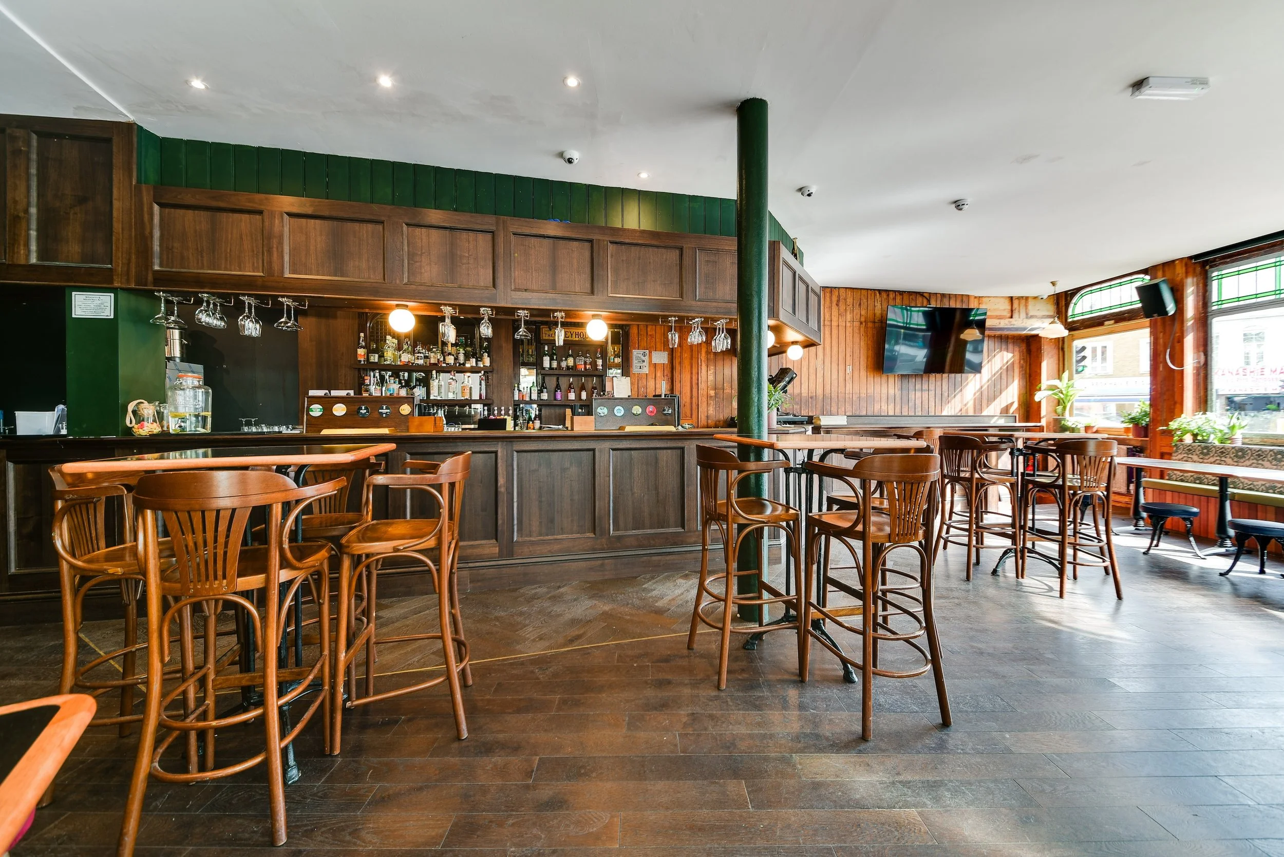 THE GREYHOUND-18.jpg