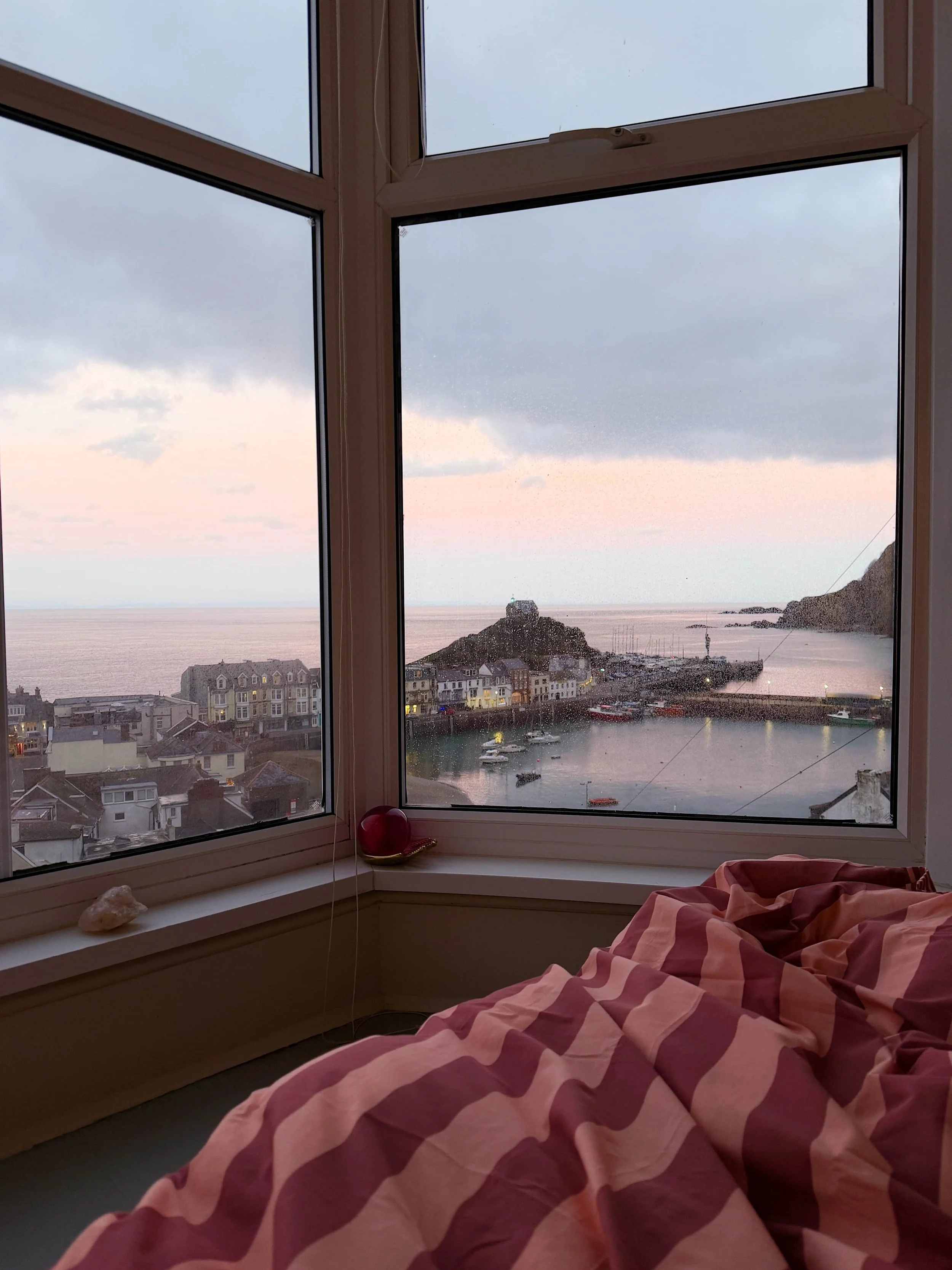 seaview-victorian-house-devon-bedroom-minimal.jpg.jpg