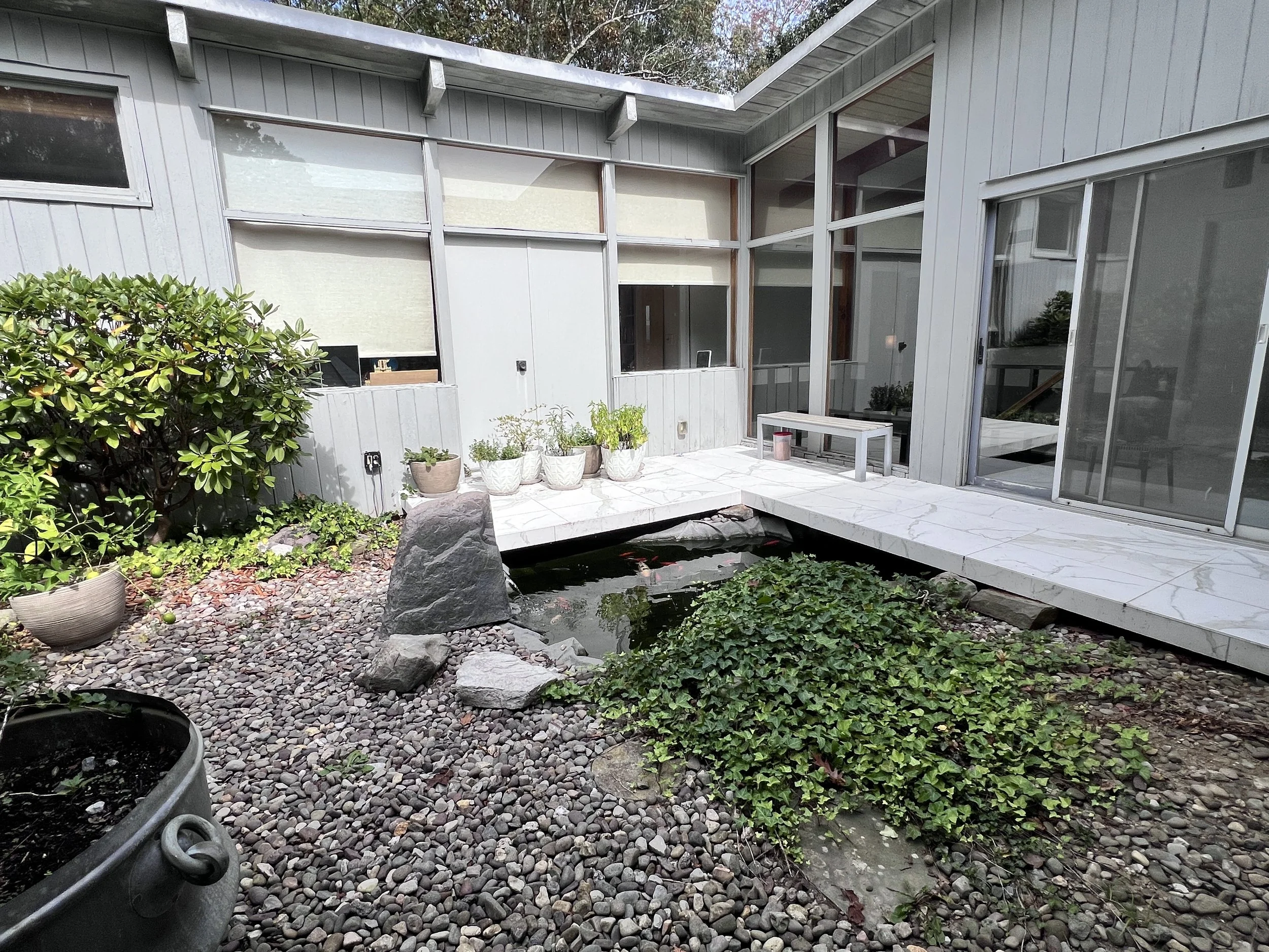 hudson-valley-mid-century-modern-newburghCOURT YARD 3.JPG