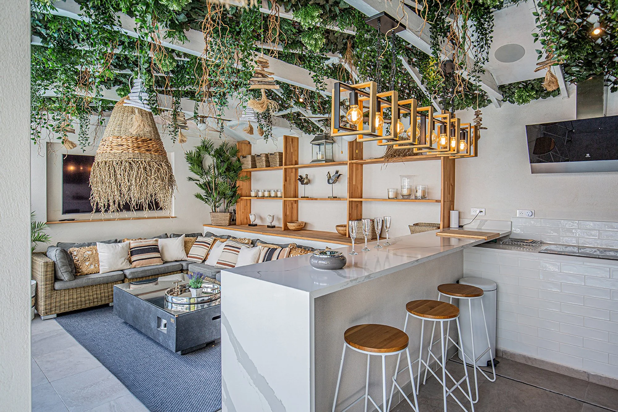 Joanna Galanis-location-stylist-14.jpg