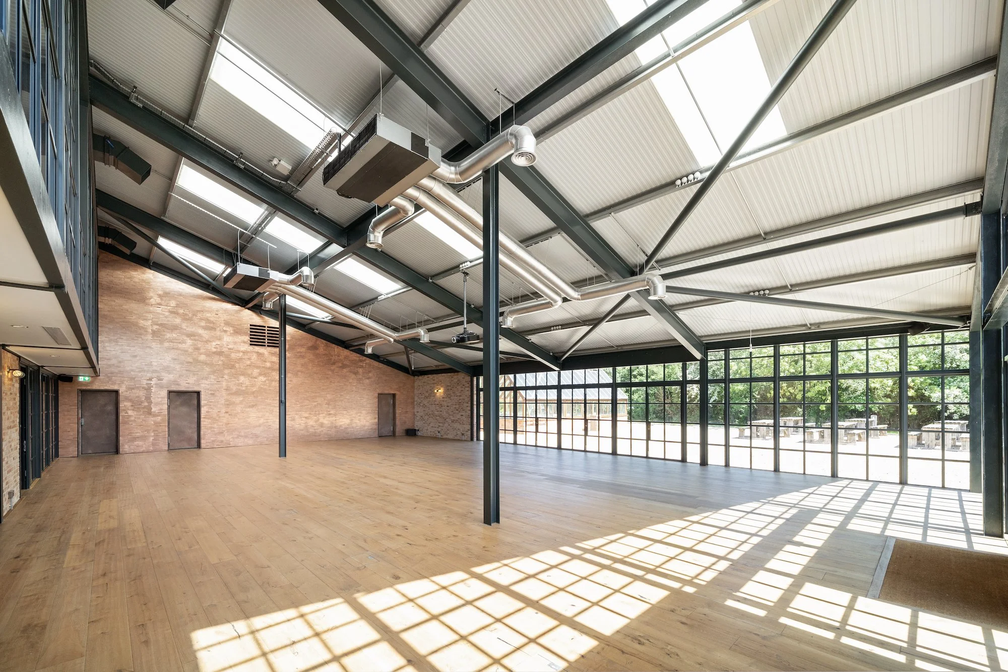 stylish-warehouse-oxfordshire-21.jpg