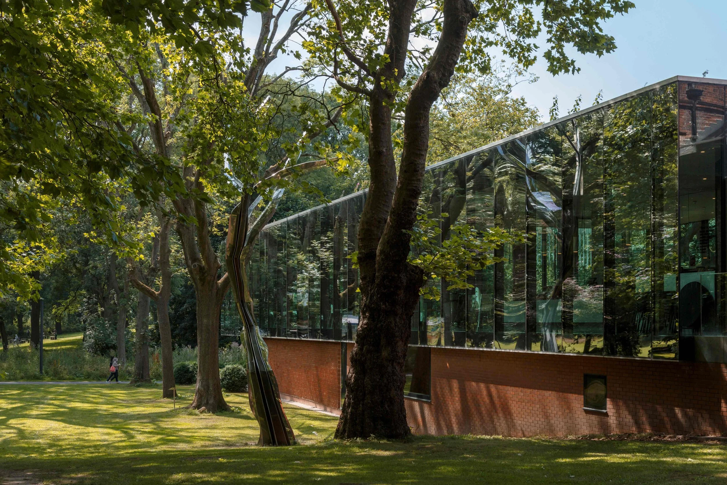 9.DO.-The-Whitworth_The-University-of-Manchester_Photo_David_Oates_Gallery,-Cafe-and-Park_37B8425_press_2022.jpg