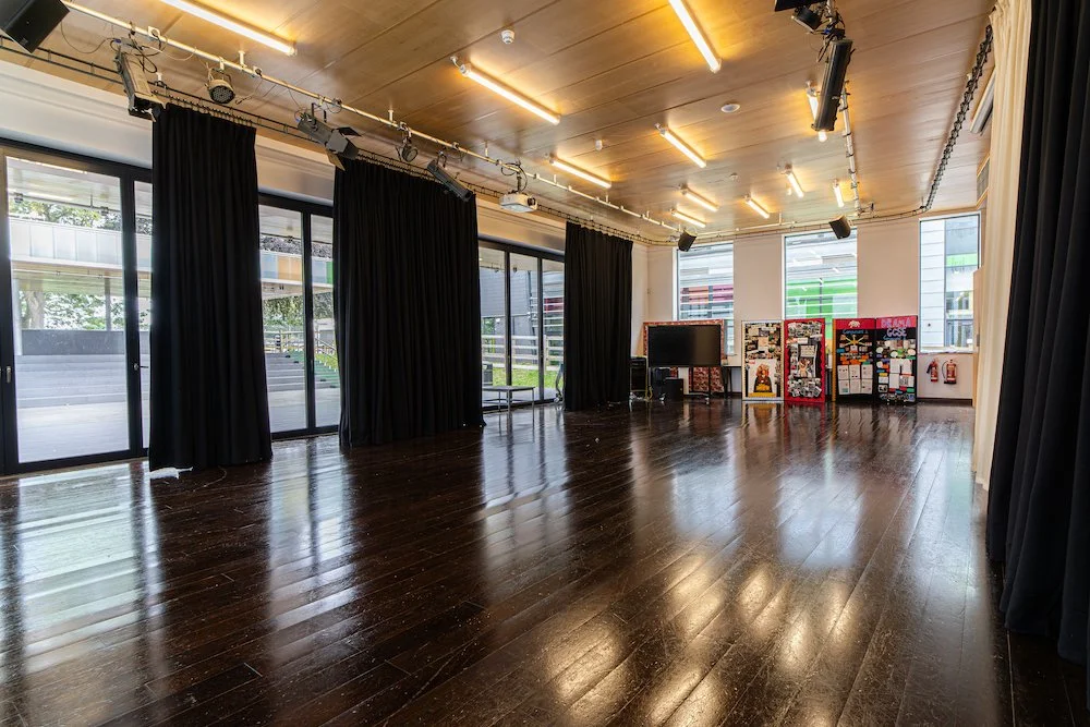 west-london-high-school25.jpg