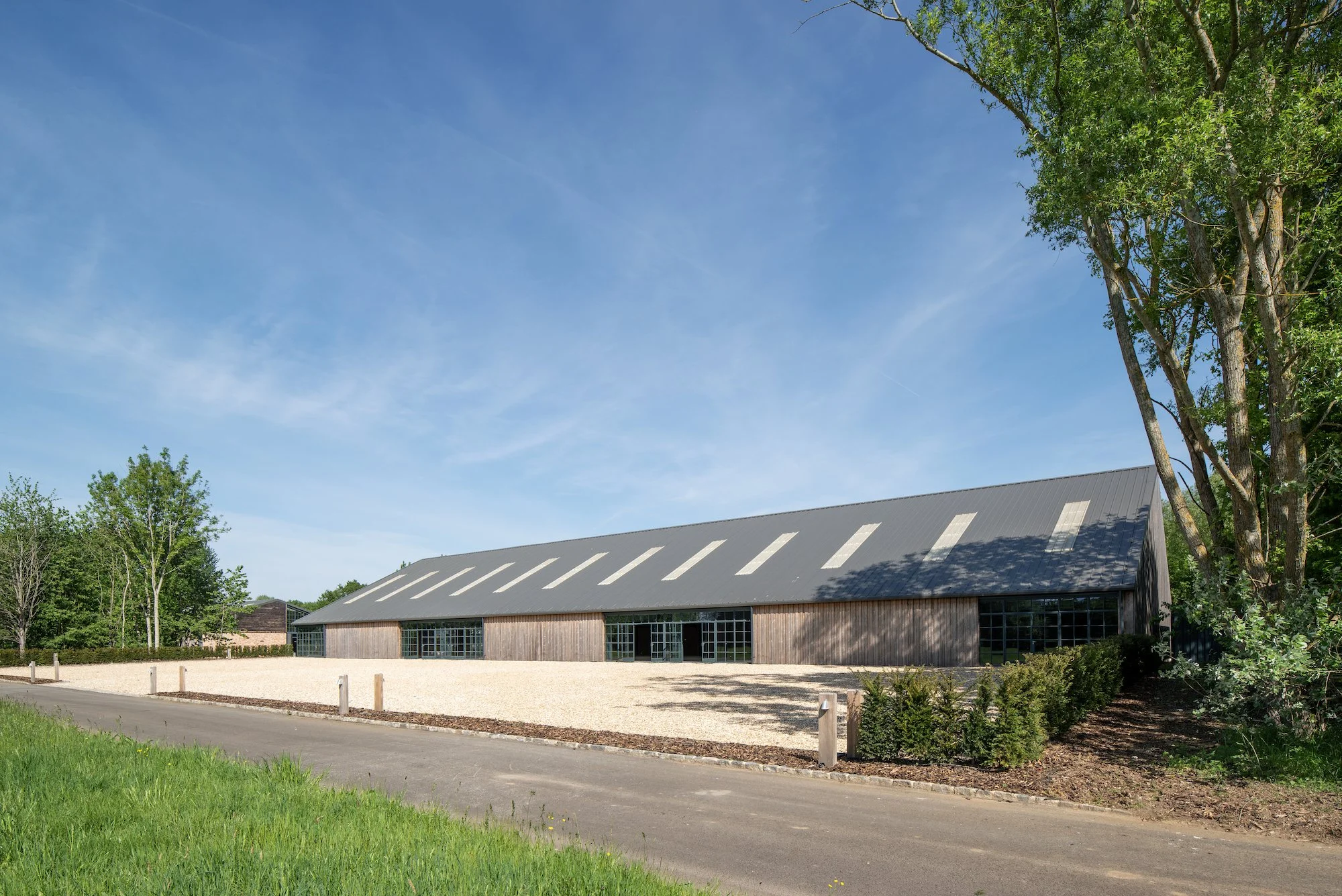 stylish-warehouse-oxfordshire-2.jpg