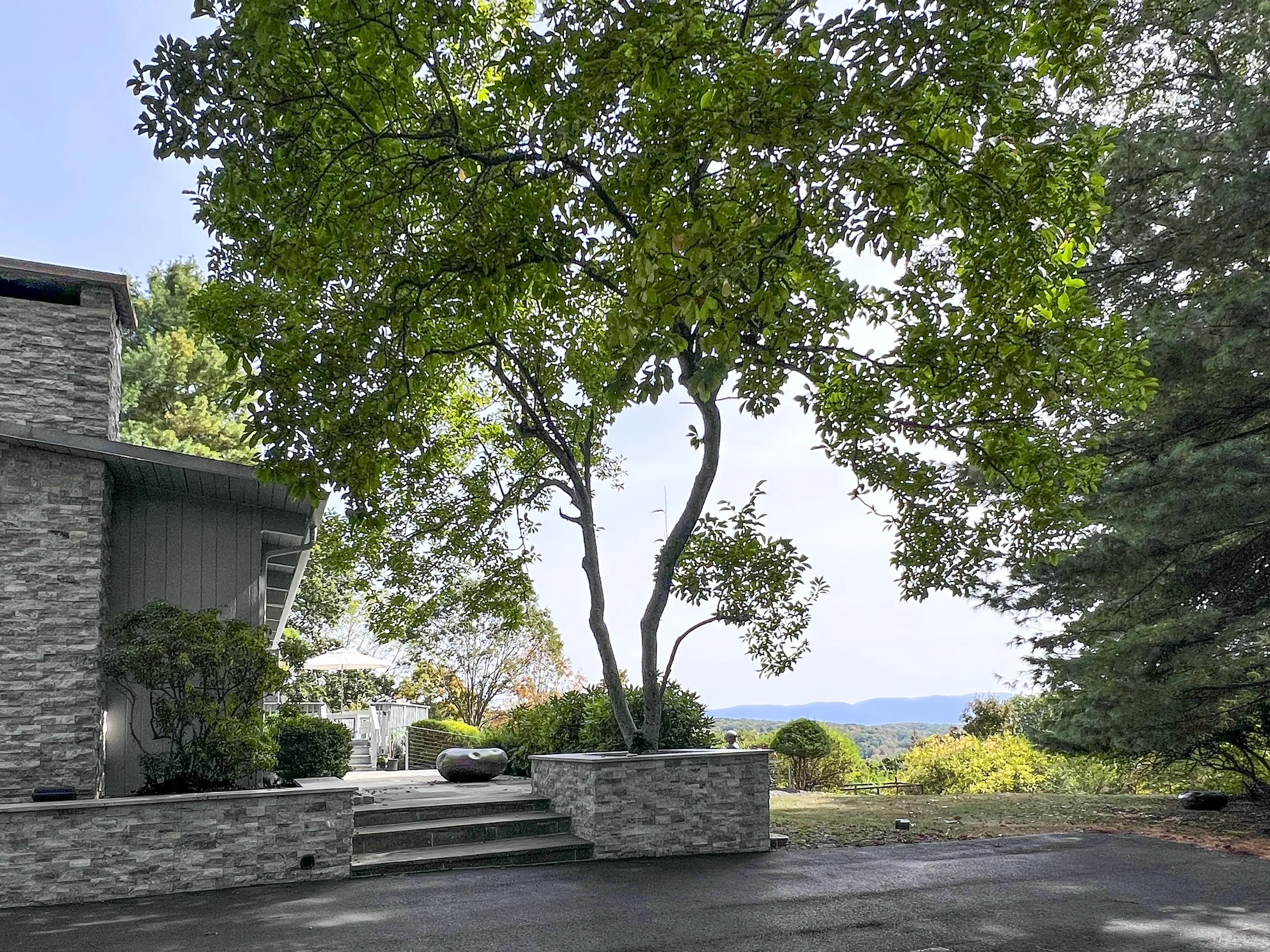 hudson-valley-mid-century-modern-newburghEXTERIOR 4.JPG