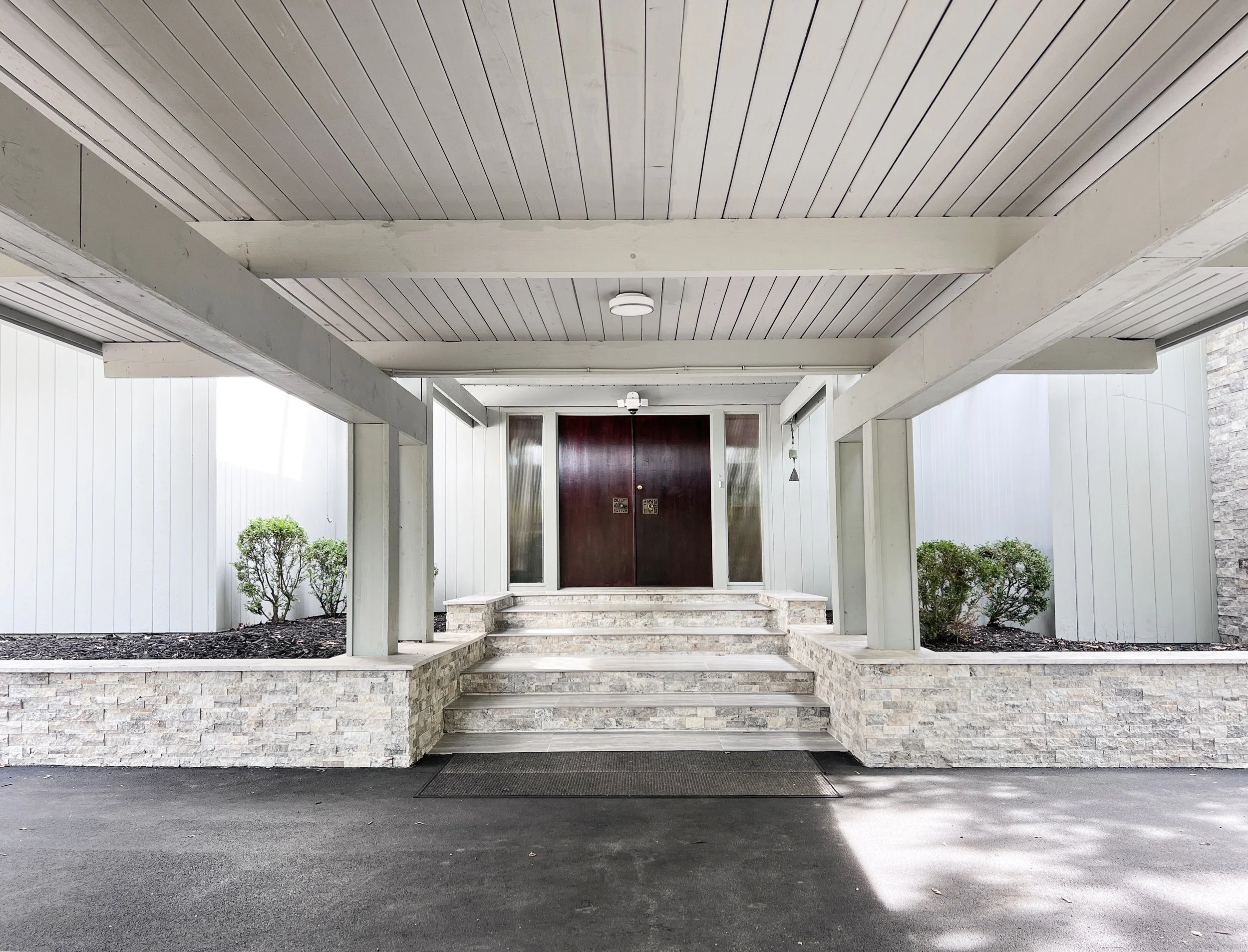 hudson-valley-mid-century-modern-newburghEXTERIOR 2.JPG