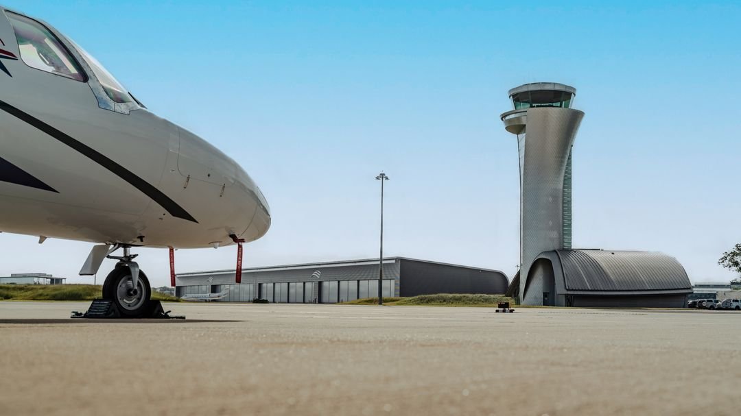 Farnborough AIrport Web images20.jpg