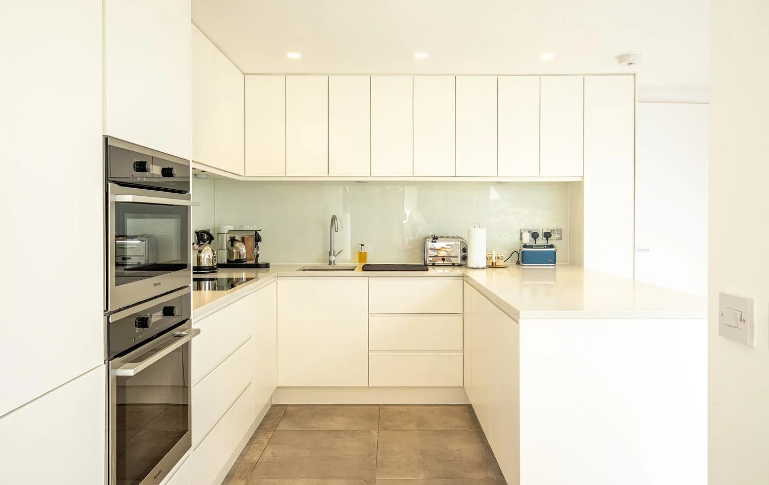 MODERNIST HOUSE __ LONDONKingsley Place - Silverstein Locations - March 2026_14.jpg