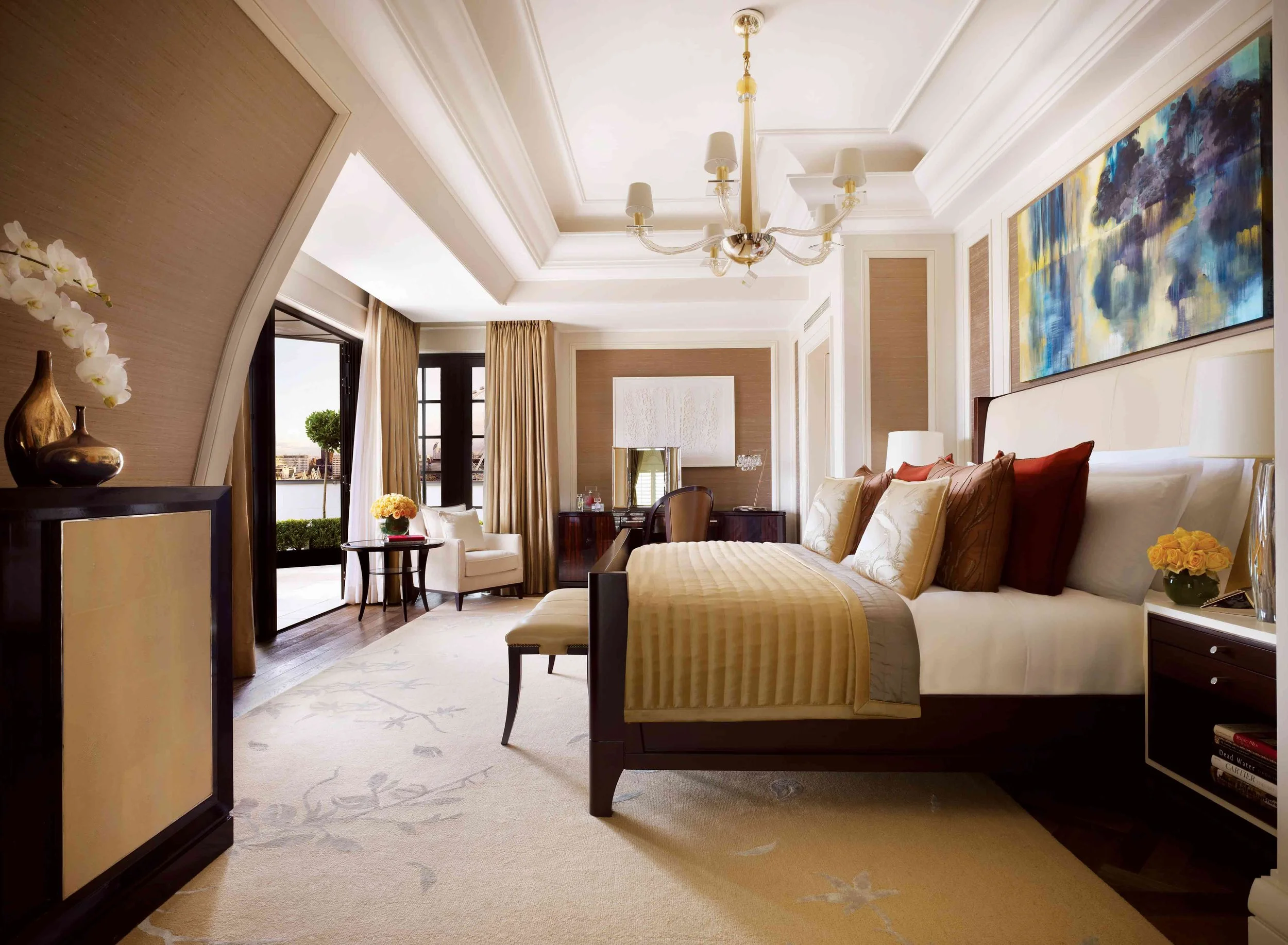Royal-Penthouse-Master-Bedroom-(crop)-Corinthia-Hotel-London.jpg
