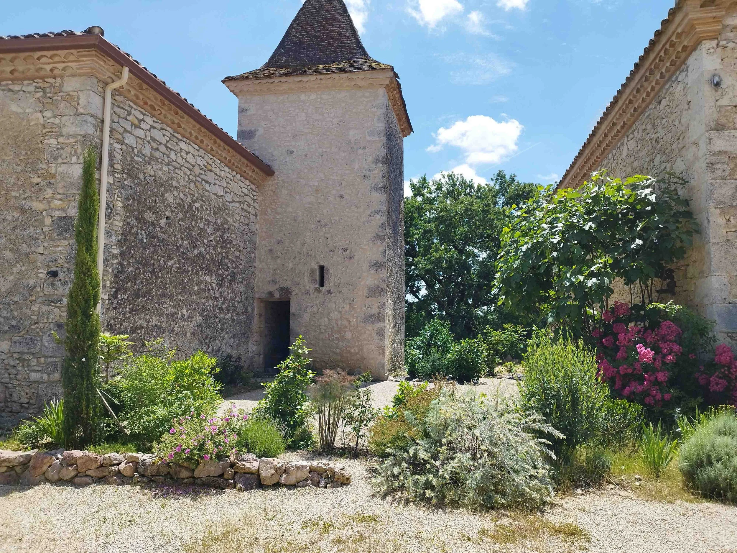 gascogne-medieval-estate-49.jpg