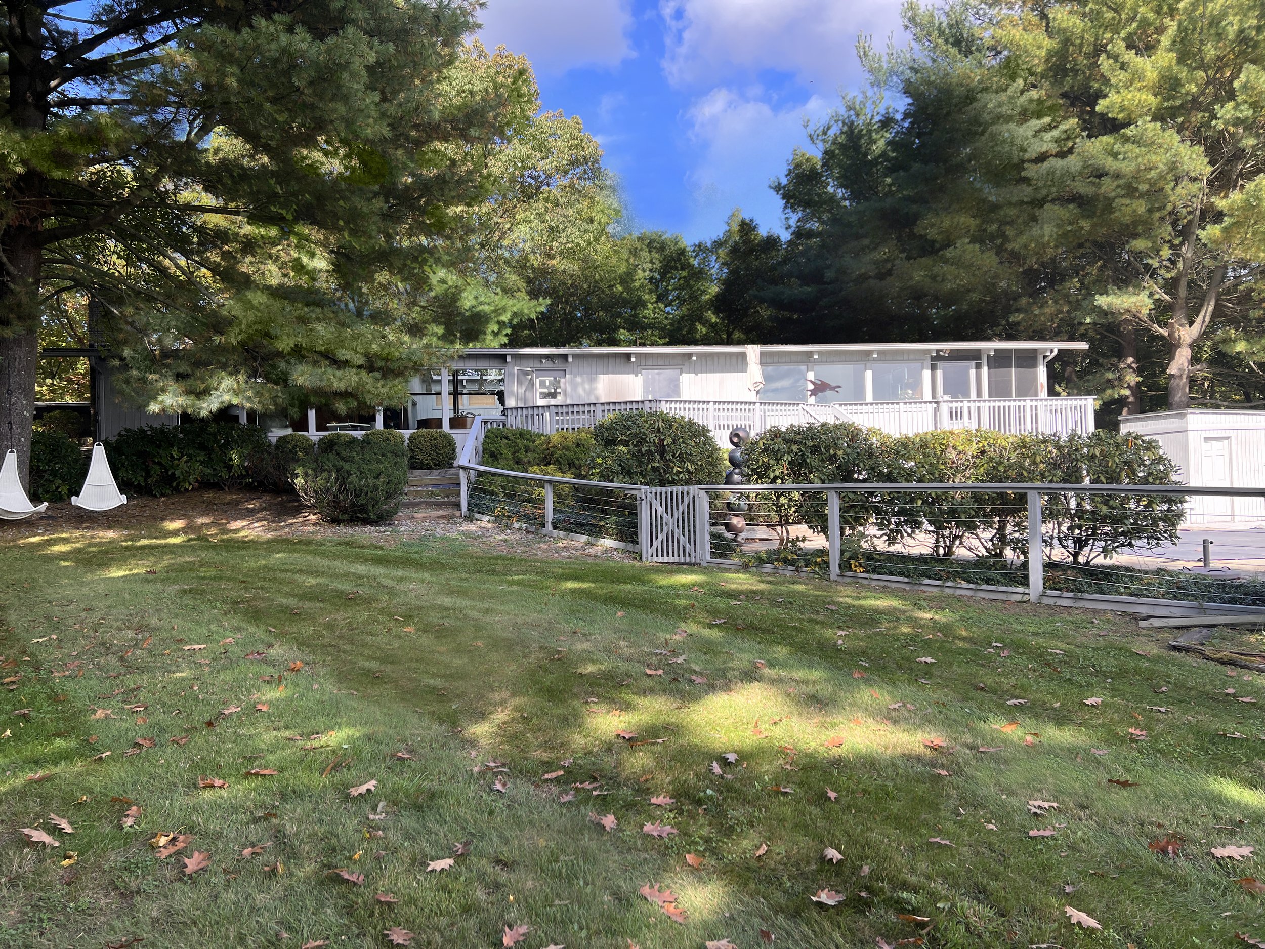 hudson-valley-mid-century-modern-newburghexterior 3.jpg