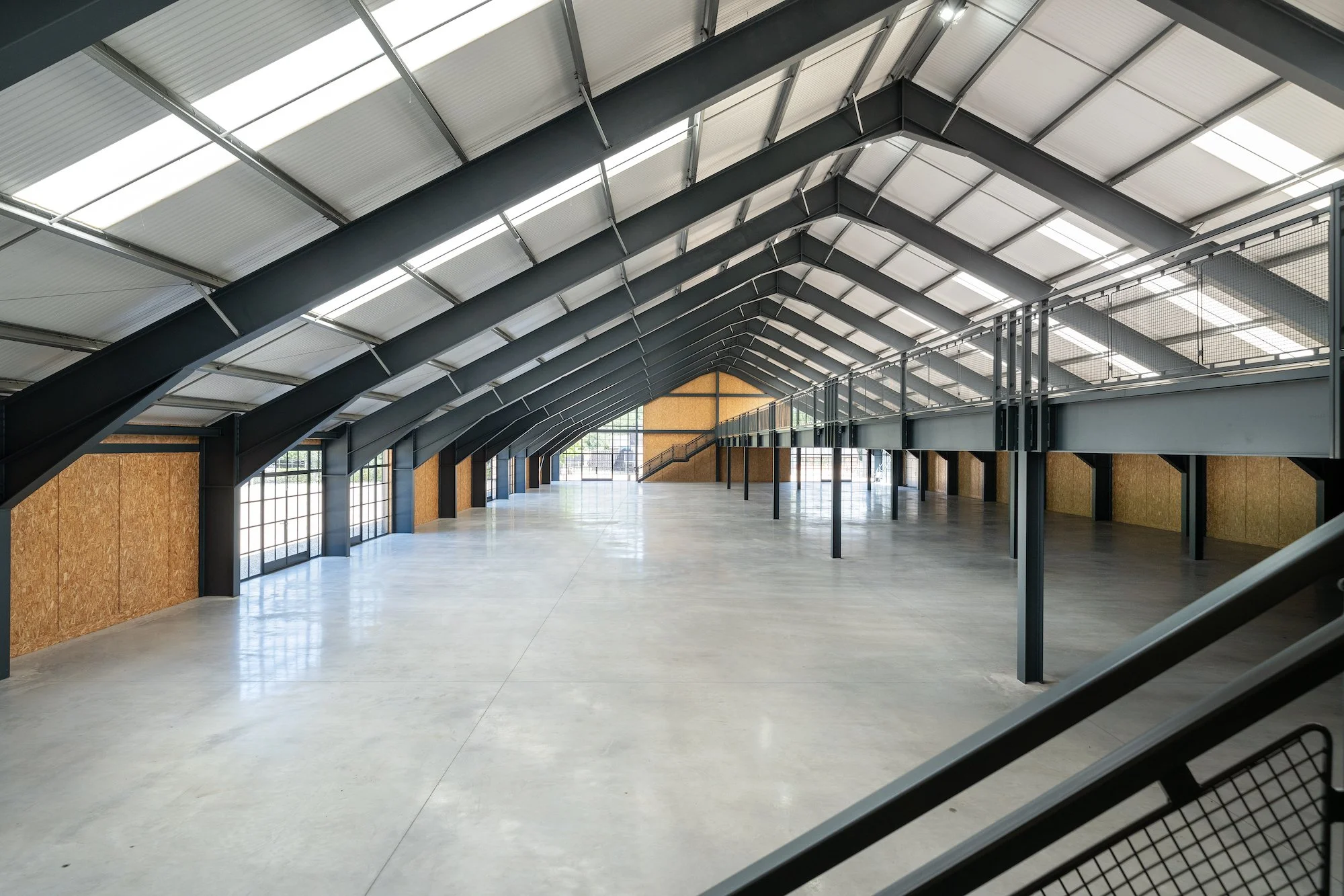 stylish-warehouse-oxfordshire-12.jpg