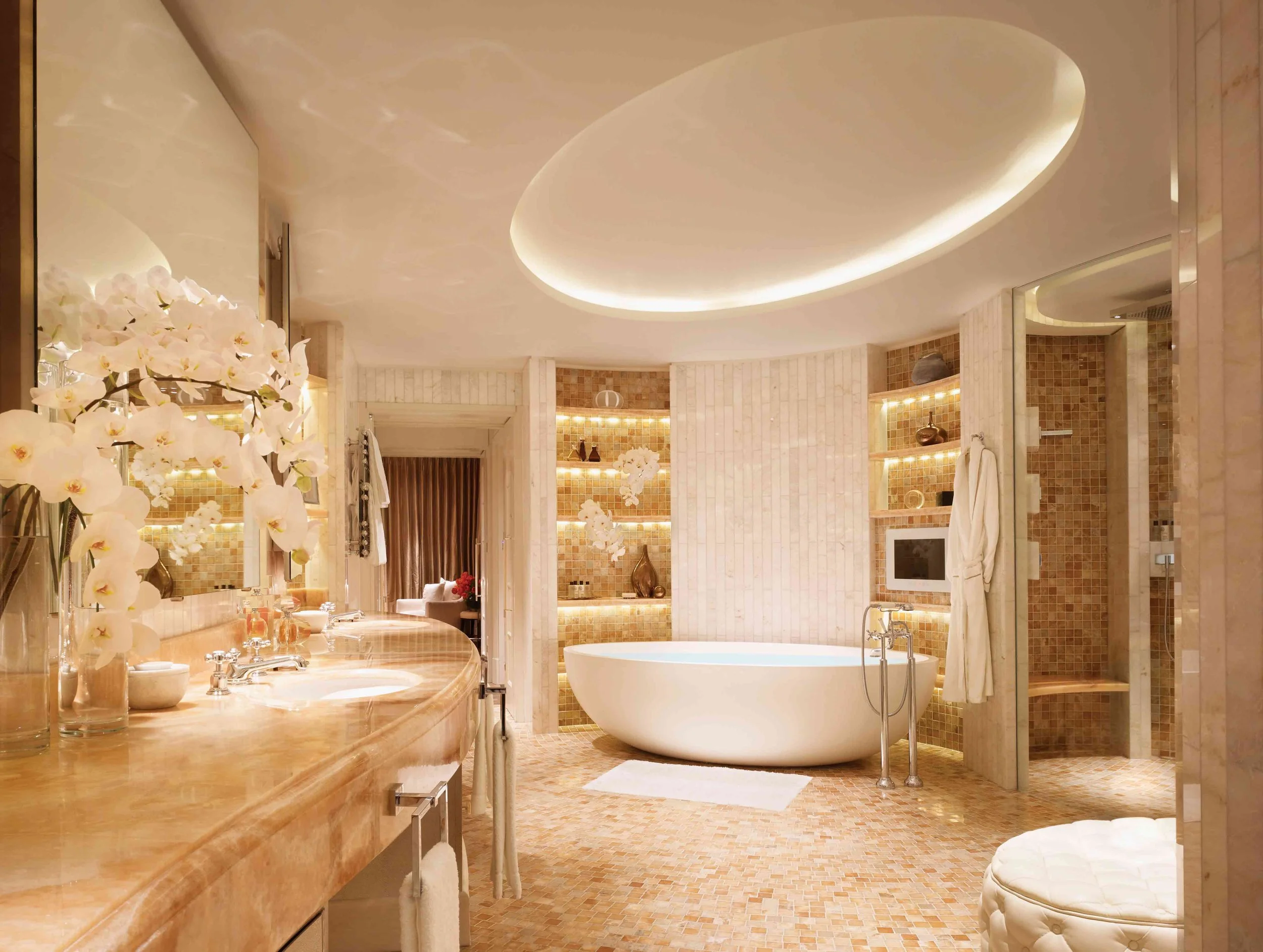 Royal-Penthouse-Main-Bathroom-(landscape)-Corinthia-Hotel-London.jpg