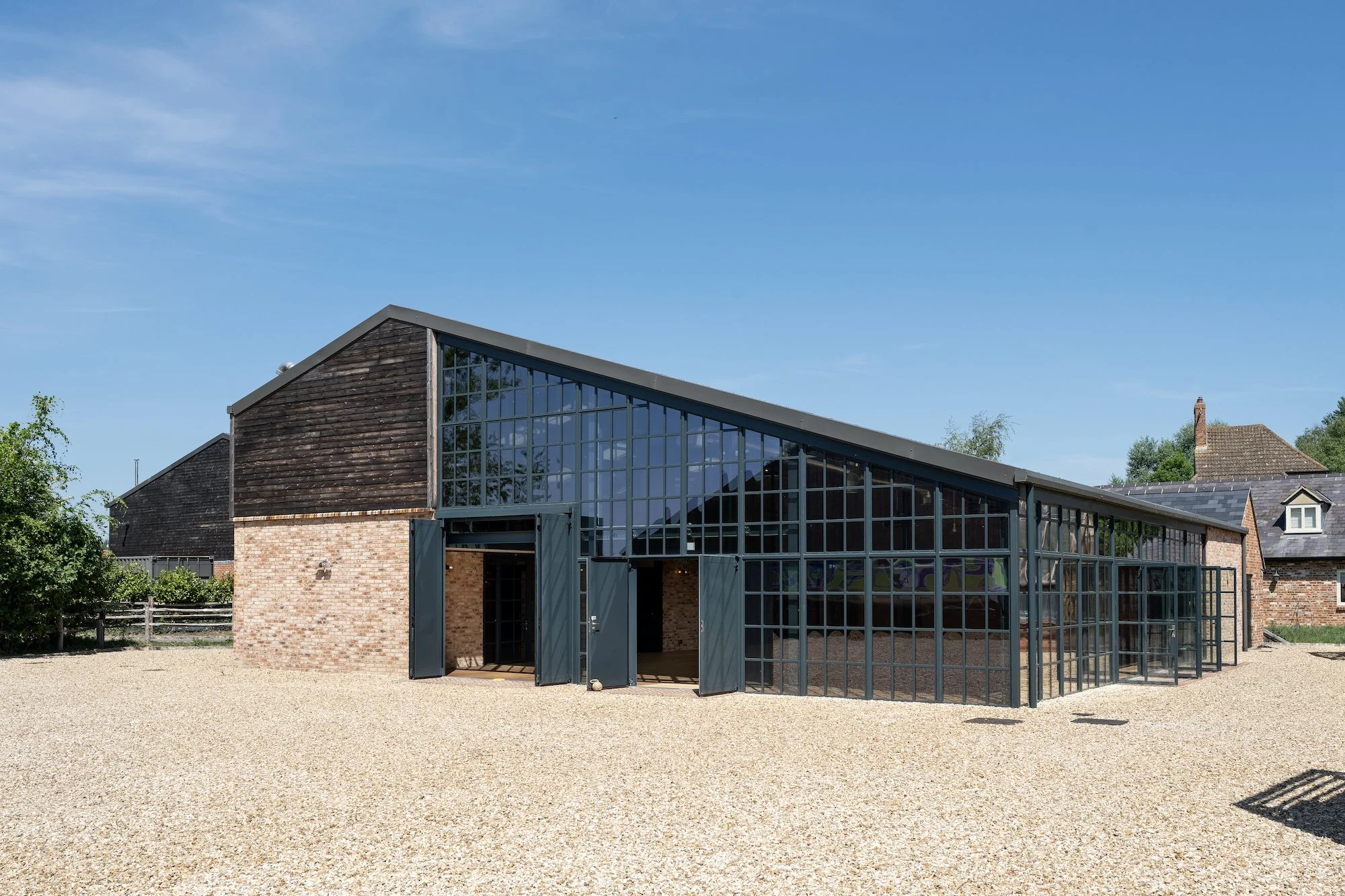stylish-warehouse-oxfordshire-17.jpg